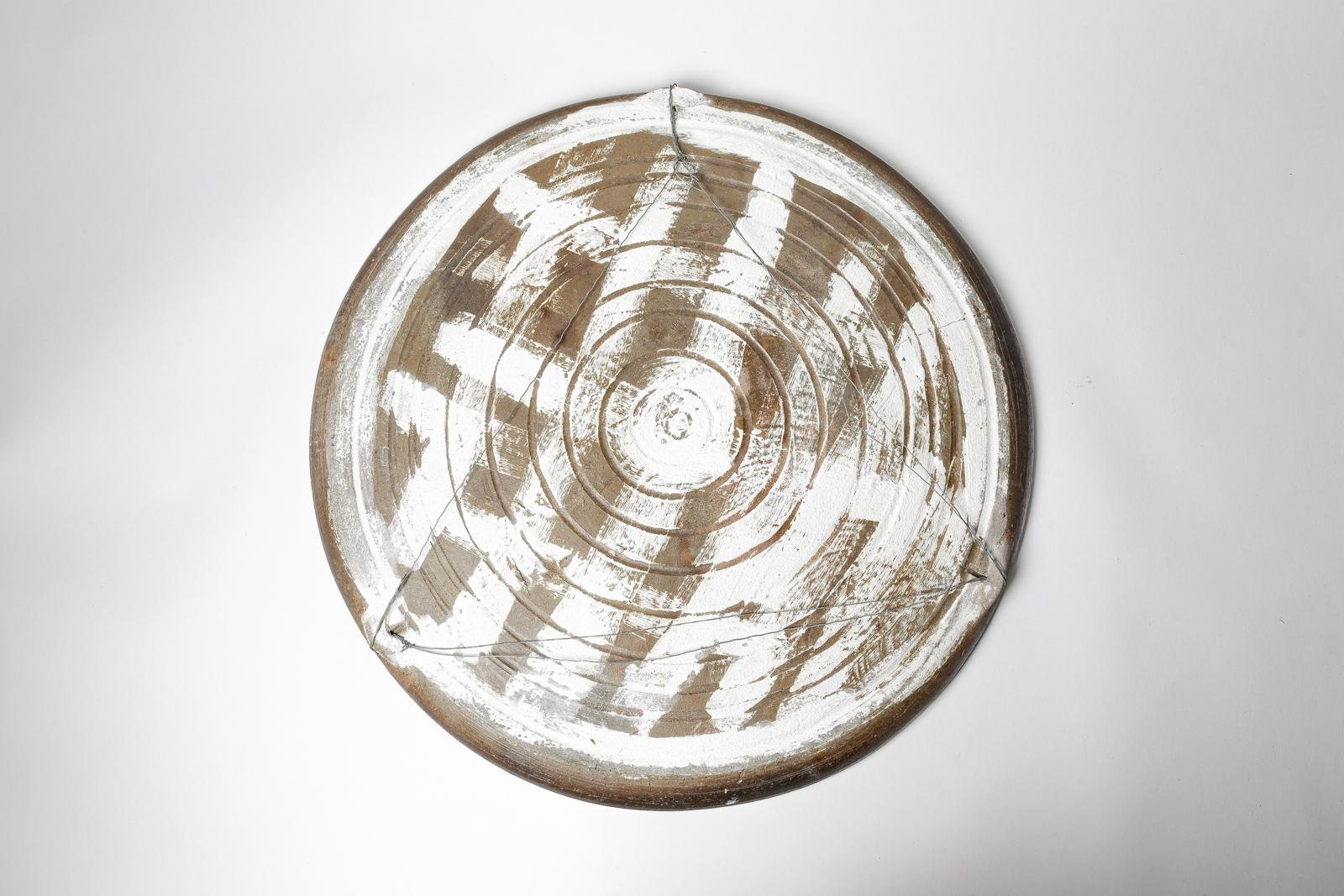 20th Century Stoneware sculptural plate by Georges Martin, circa 1970-1980. For Sale
