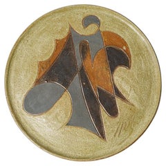 Assiette sculpturale en grès de Georges Martin, vers 1970-1980.