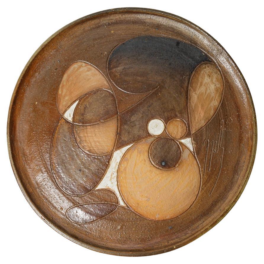 Plato escultórico de gres de Georges Martin, hacia 1970-1980.
