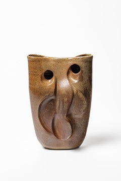 Vase sculptural en grès de Georges Martin, vers 1970.