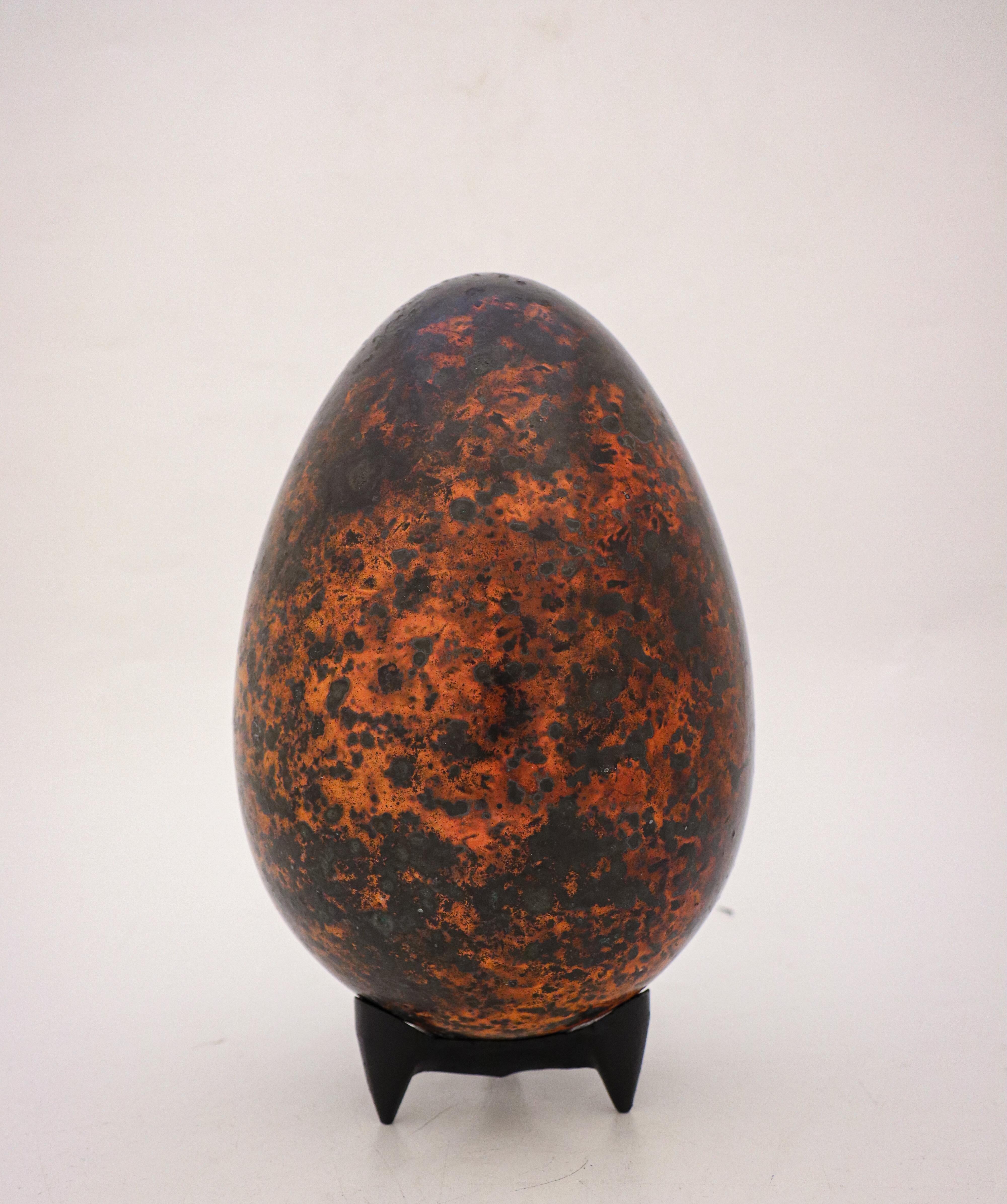 Egg designed by the Swedish ceramicist Hans Hedberg, who lived and worked in Biot, France. This egg is 30 cm (12