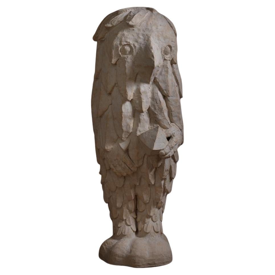 Scultura in gres intitolata "Oiseau" di Laurent Dufour, 2025.