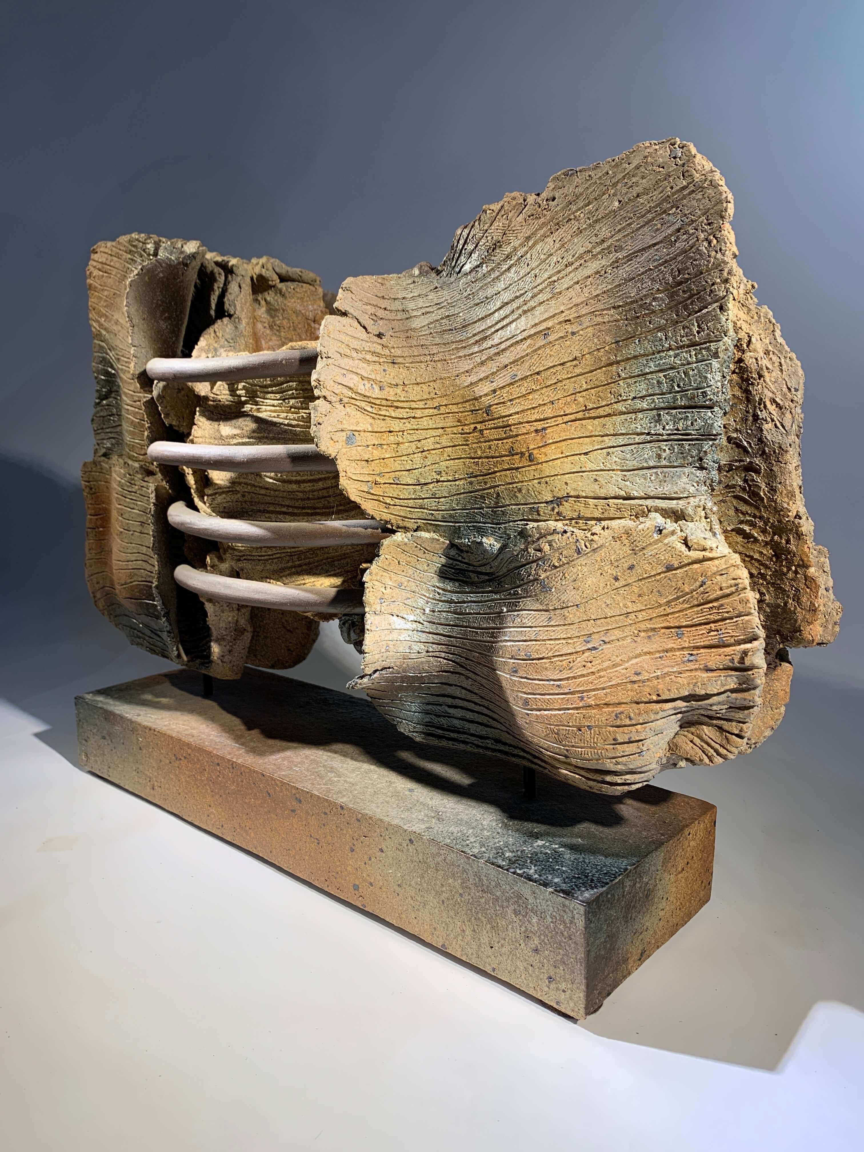 Imposante sculpture en grès,
Cuisson au four à bois.

Pièce unique, signée, en parfait état.
Artistics : Jean-Paul Brunet (1942-1996)
Atelier Palègre
France