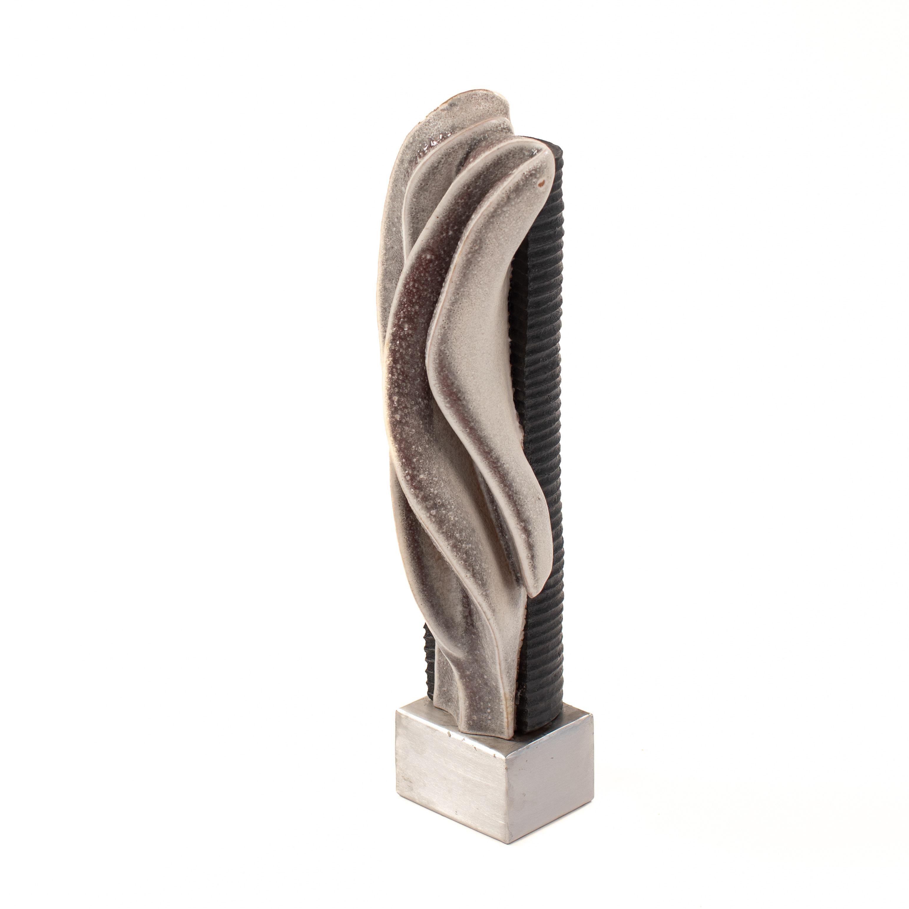 Scultura in gres su base d'acciaio con smaltatura in grigio-bianco-nero, firmata ZAULI in vendita 1