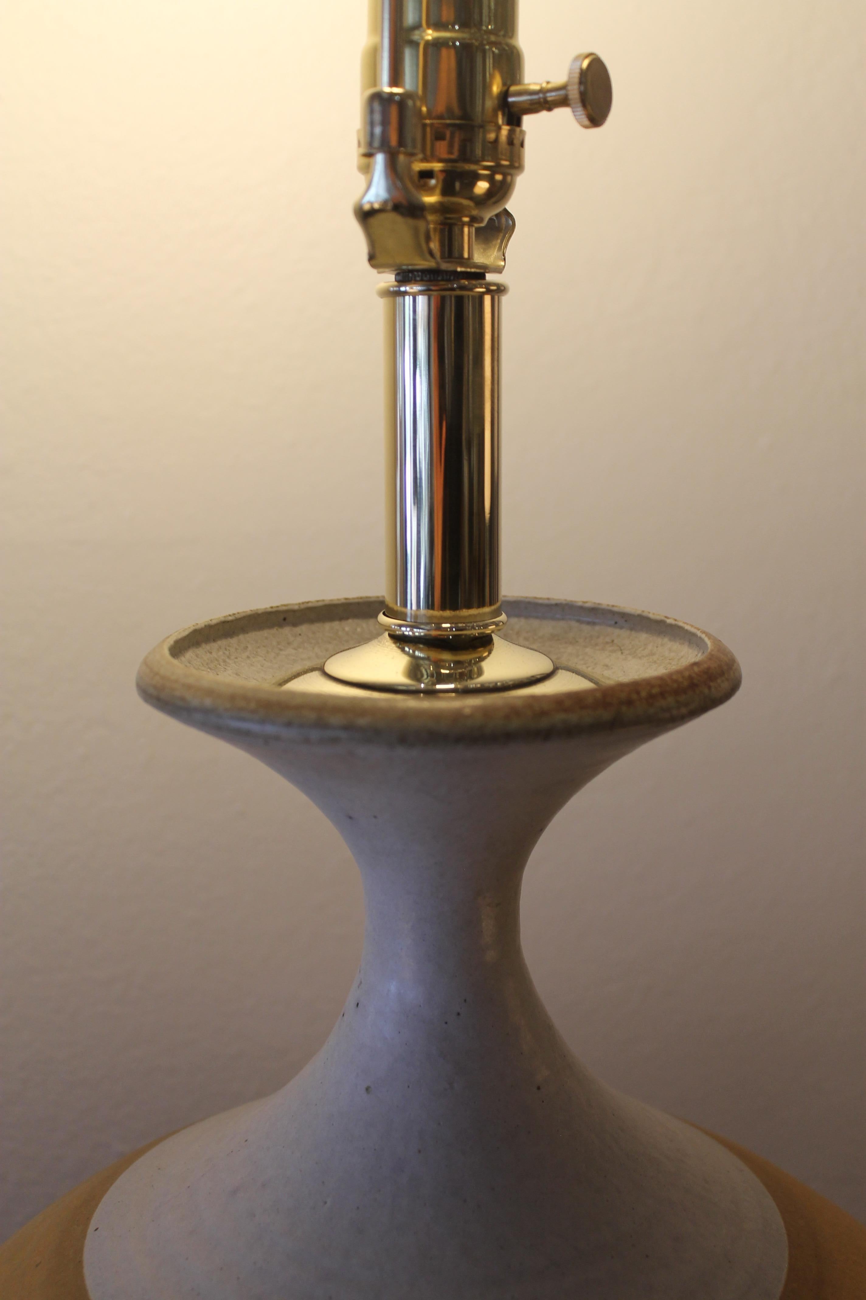 Lampe en grès de Bob Kinzie pour la société artisanale affiliate Craftsmen Lamp Company en vente 2