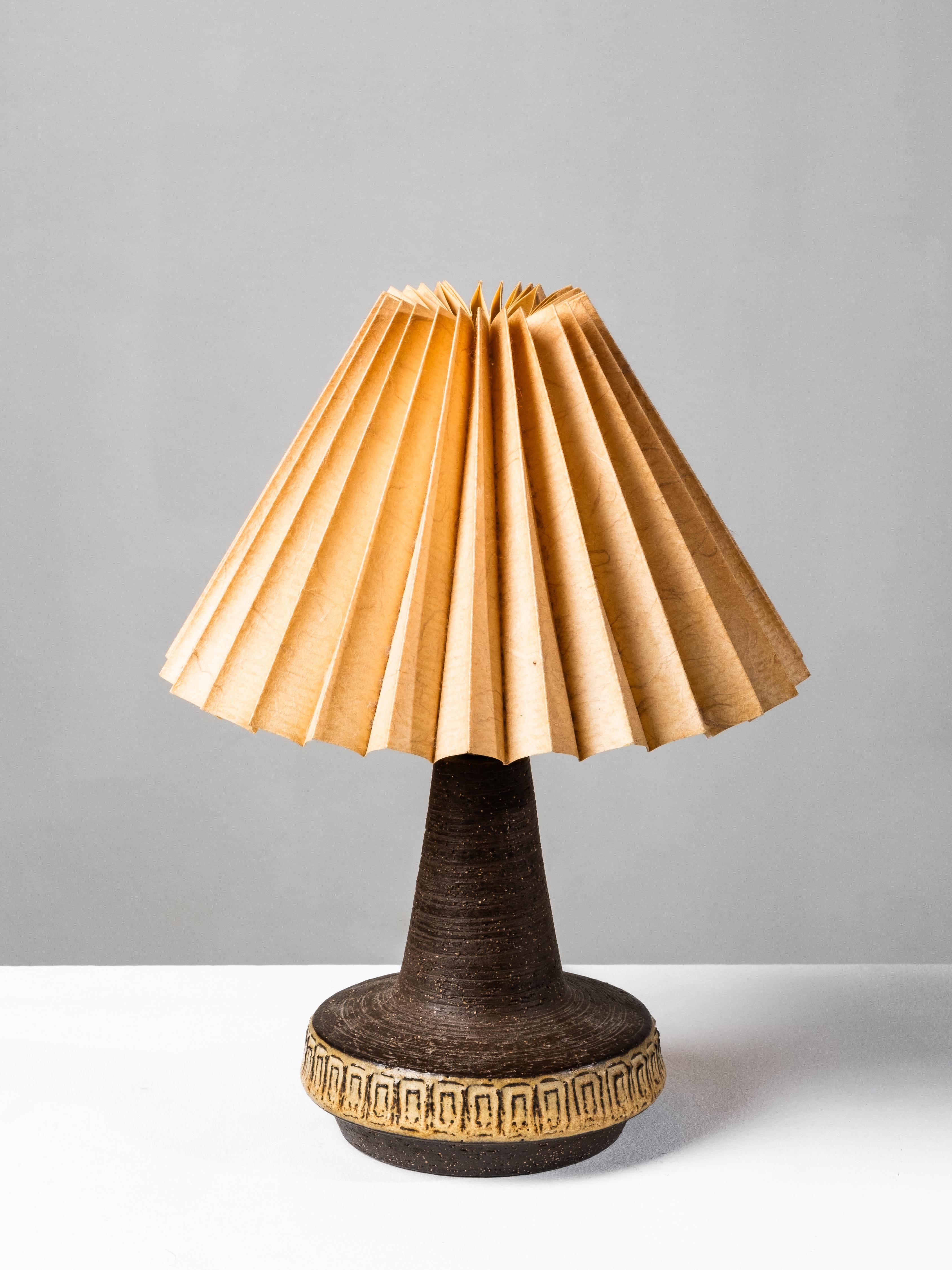 Scandinavian Modern Stoneware Table Lamp by Michael Andersen & Søn, Bornholm, Denmark, 1960s For Sale