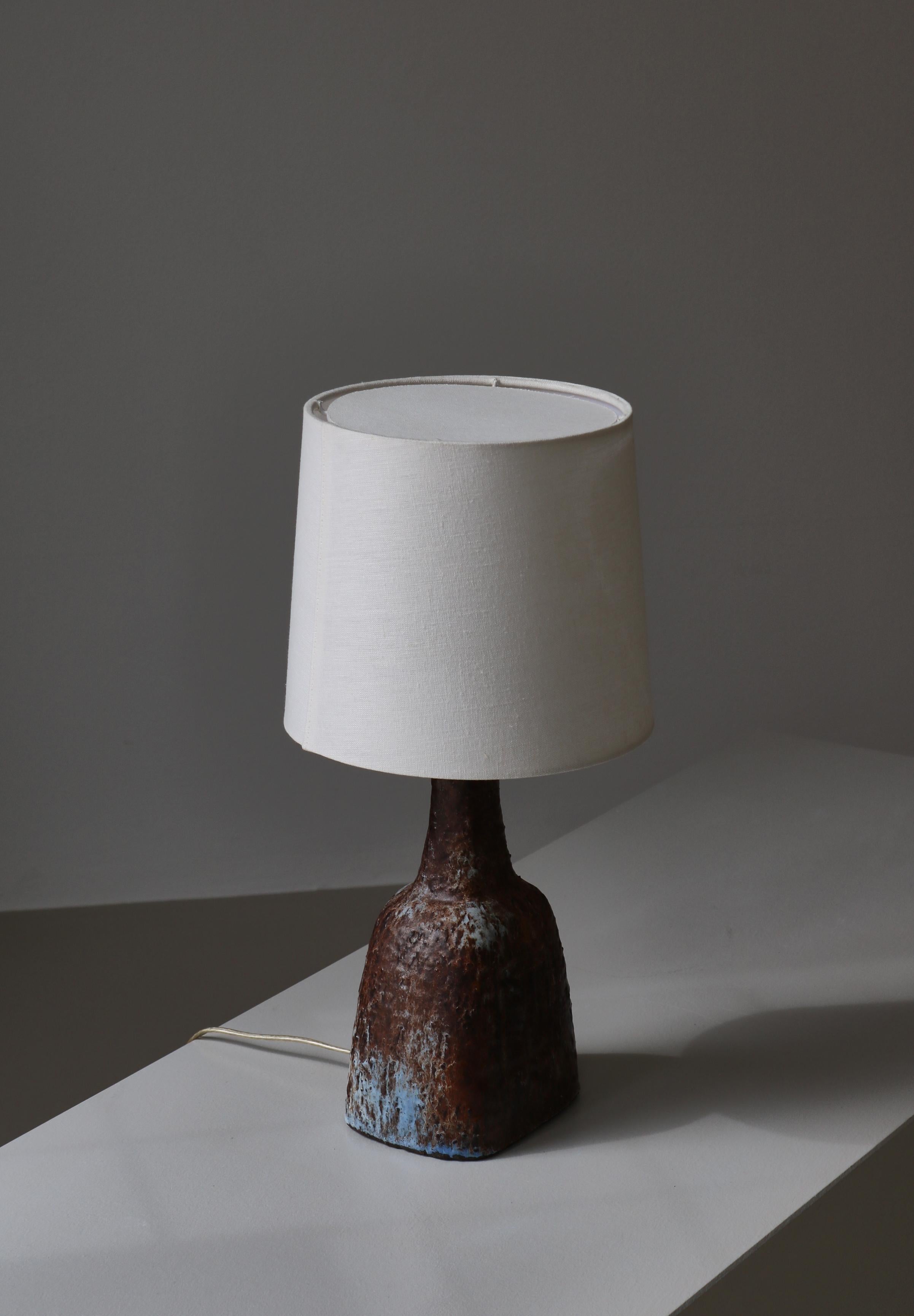 Lampe de table en grès fabriquée à la main par 