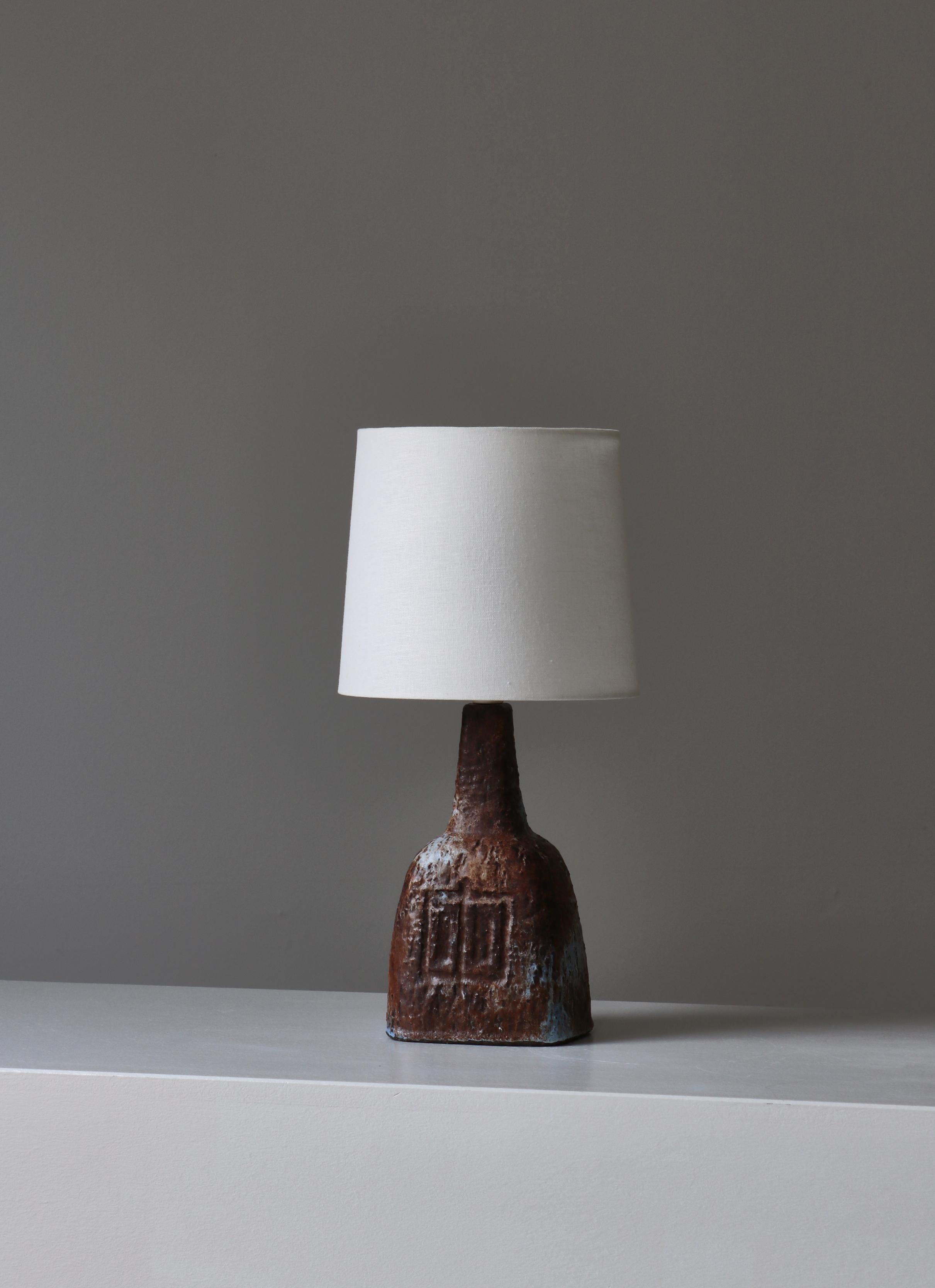 Lampe de table unique fabriquée à la main dans les années 1960 dans l'atelier de céramique 