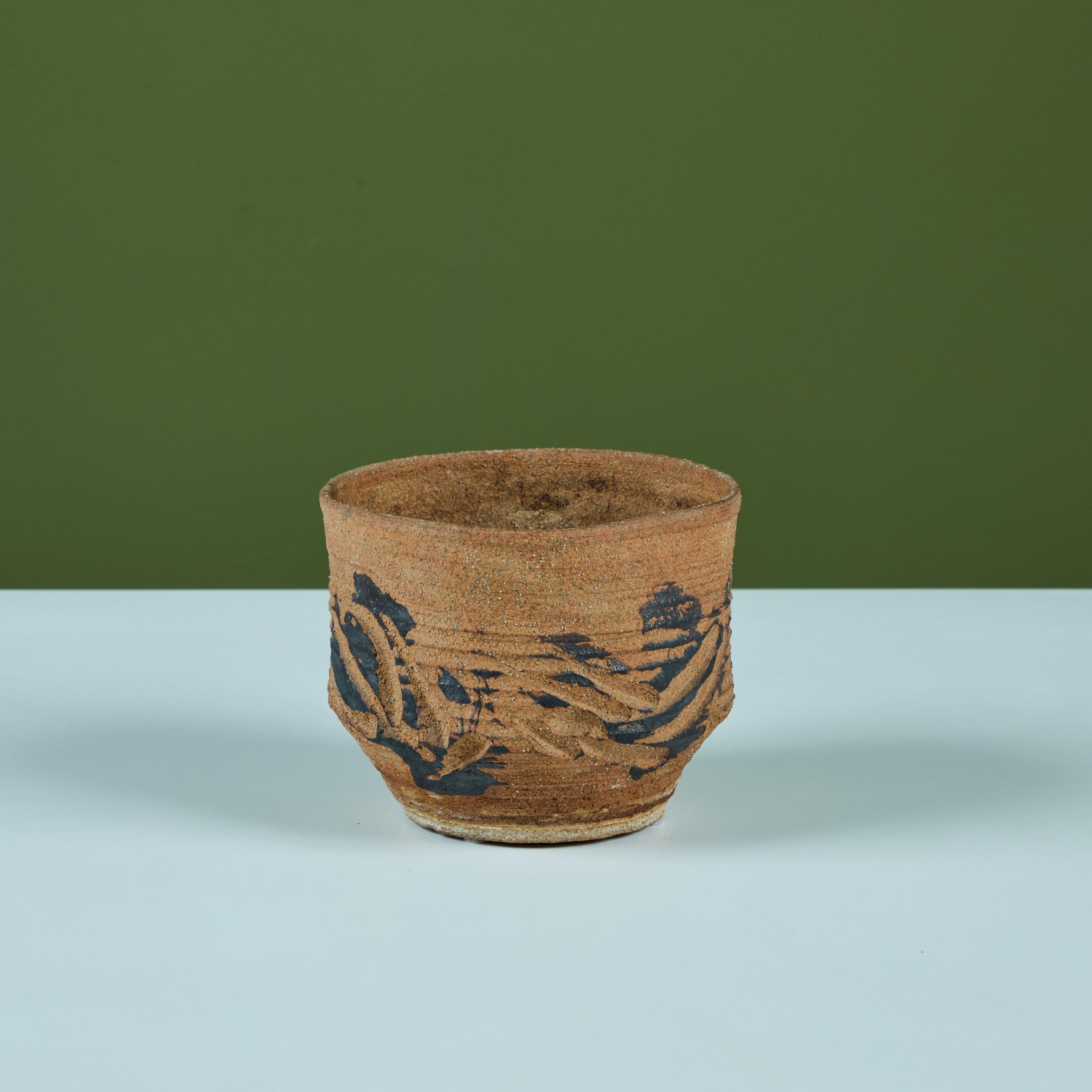 Vernissé Jardinière de table en grès avec glaçure noire en vente