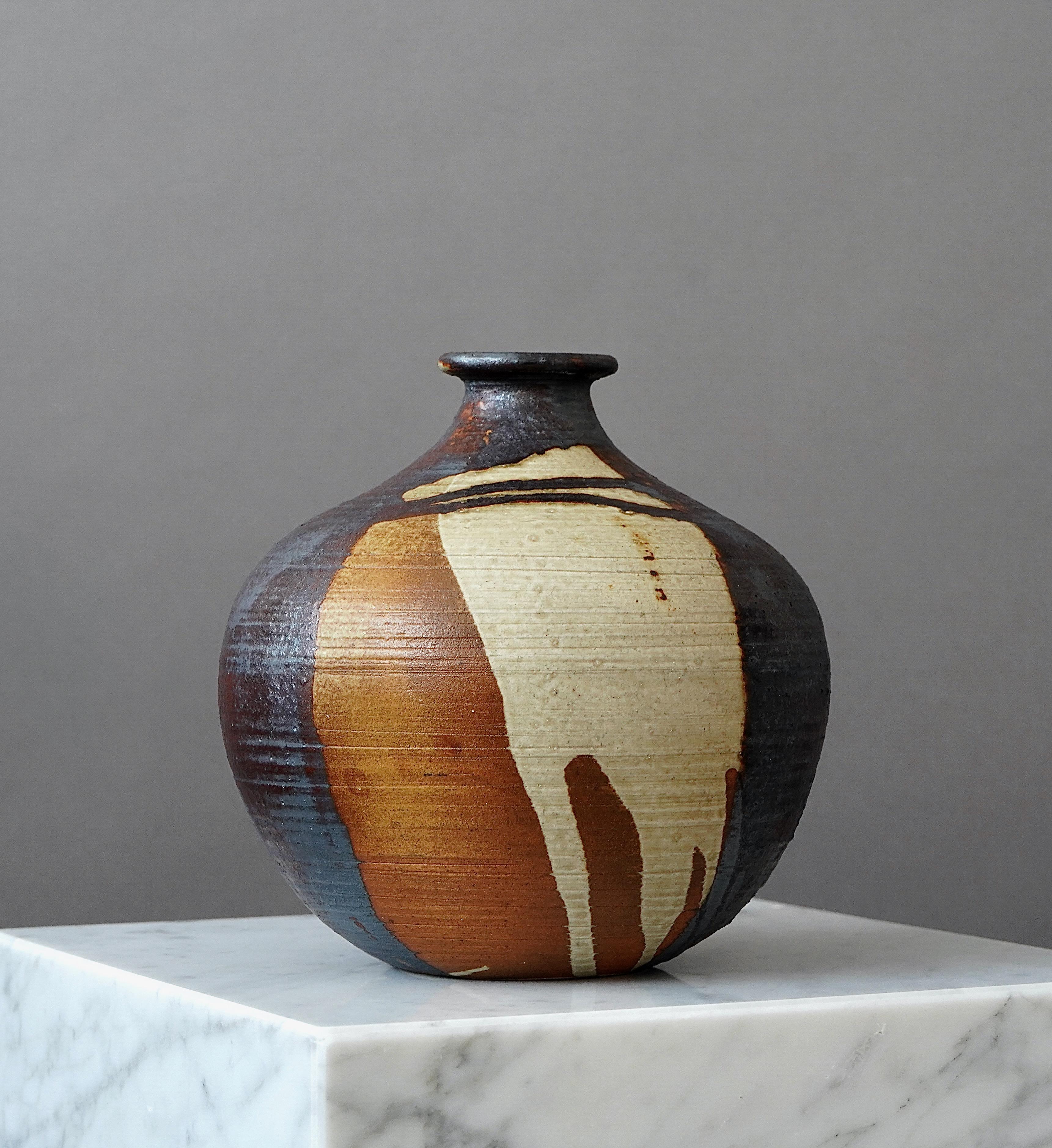 Stoneware Vase by Annikki Hovisaari for Arabia, Finland, 1960s In Good Condition For Sale In Malmö, SE