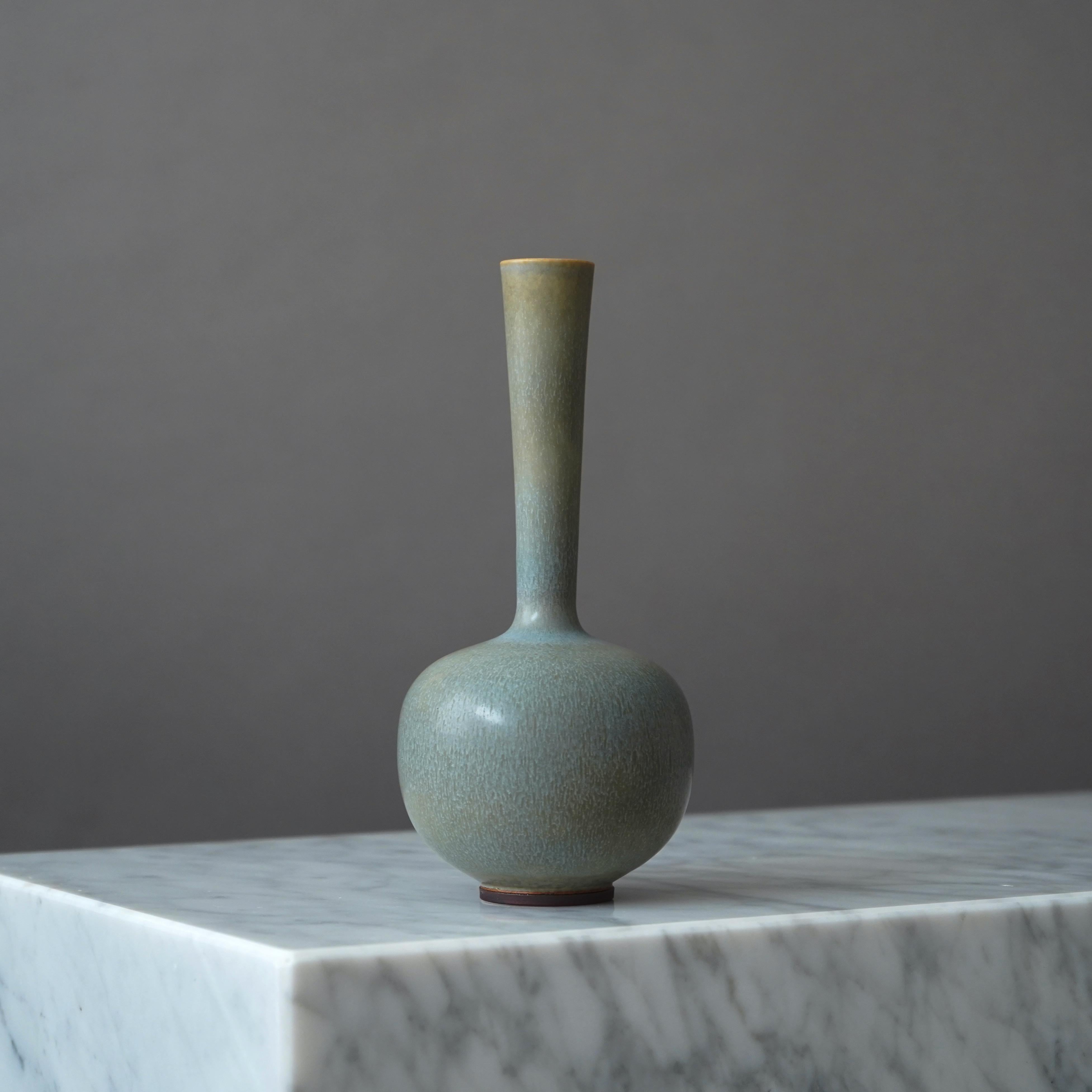 Vaso in gres di Berndt Friberg per Studio A, Svezia, 1956 in vendita 4