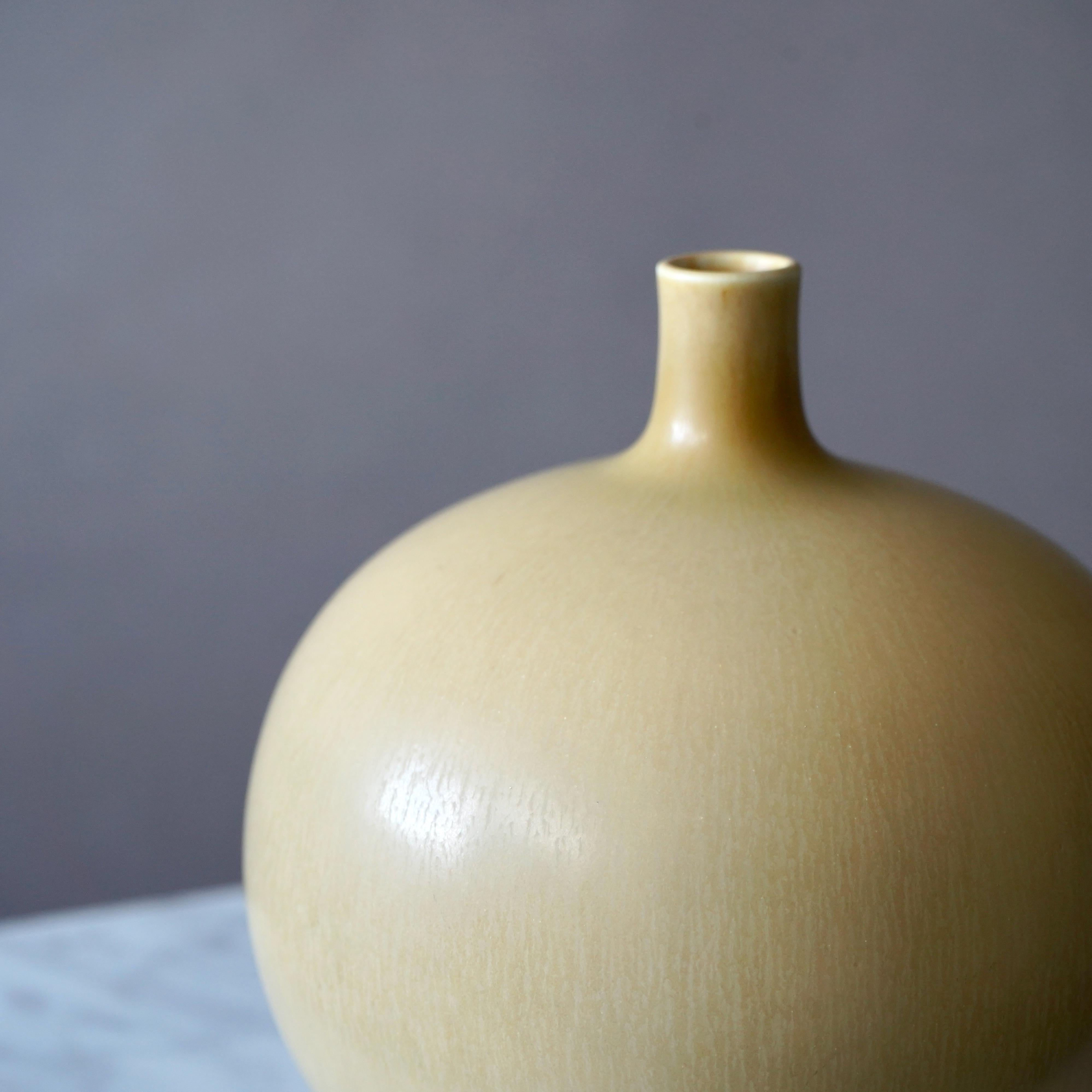 Swedish Stoneware Vase by Berndt Friberg for Gustavsberg Studio, Sweden, 1964 For Sale