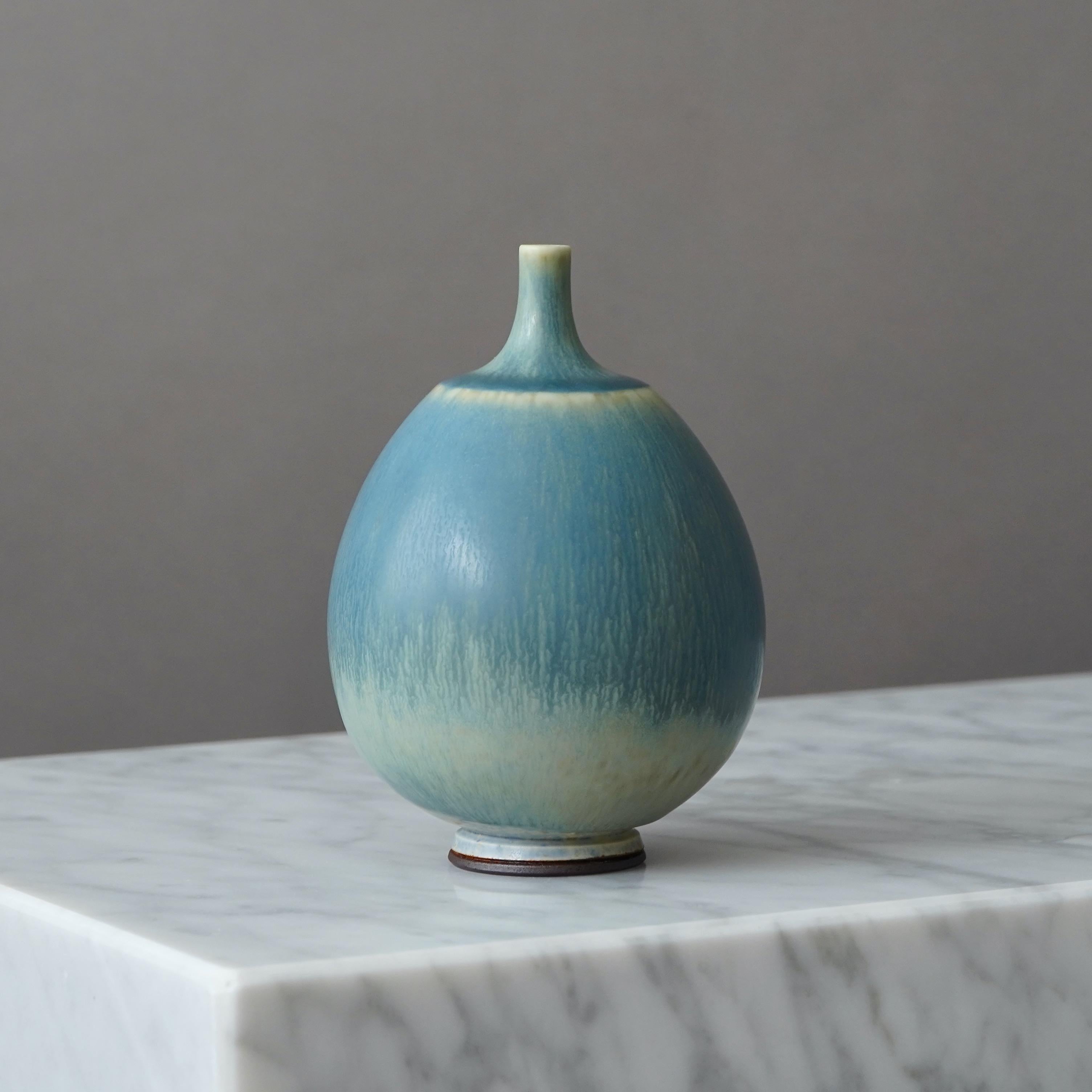 Ceramica Vaso in gres di Berndt Friberg per Studio A, Svezia, 1969 in vendita