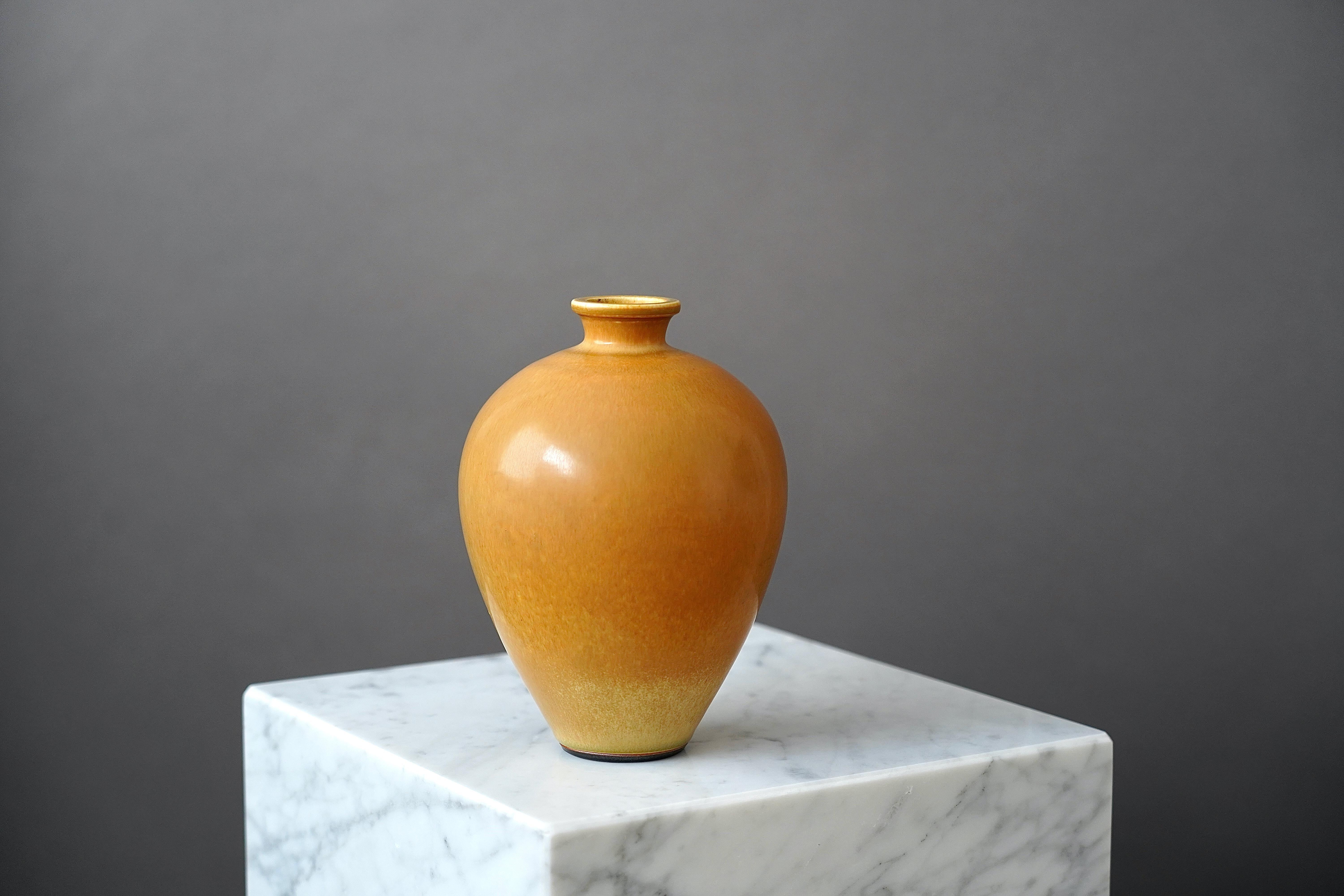 20th Century Stoneware Vase by Berndt Friberg for Gustavsberg, Sweden, 1953 For Sale
