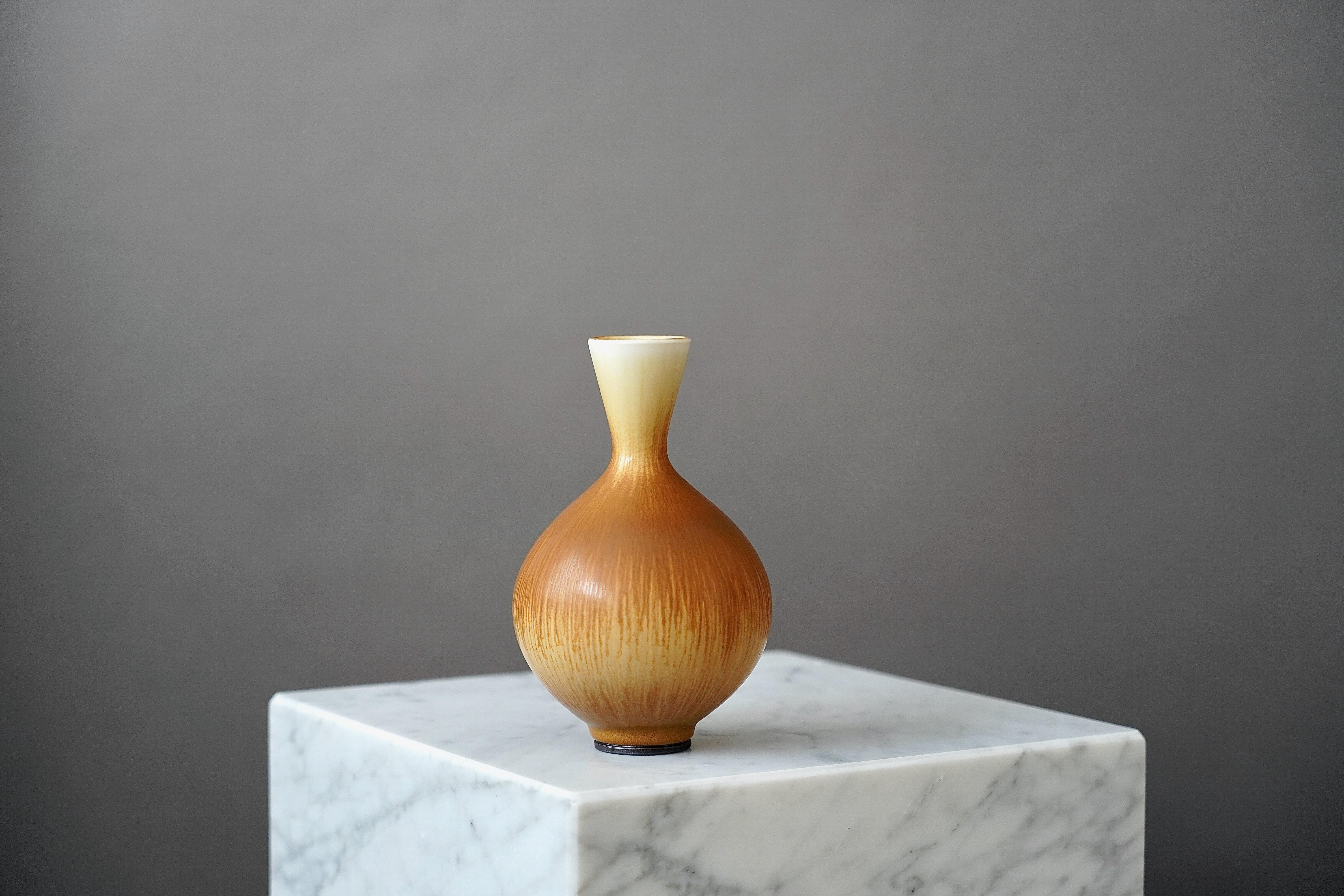 Stoneware Vase by Berndt Friberg for Gustavsberg, Sweden, 1977 In Good Condition For Sale In Malmö, SE