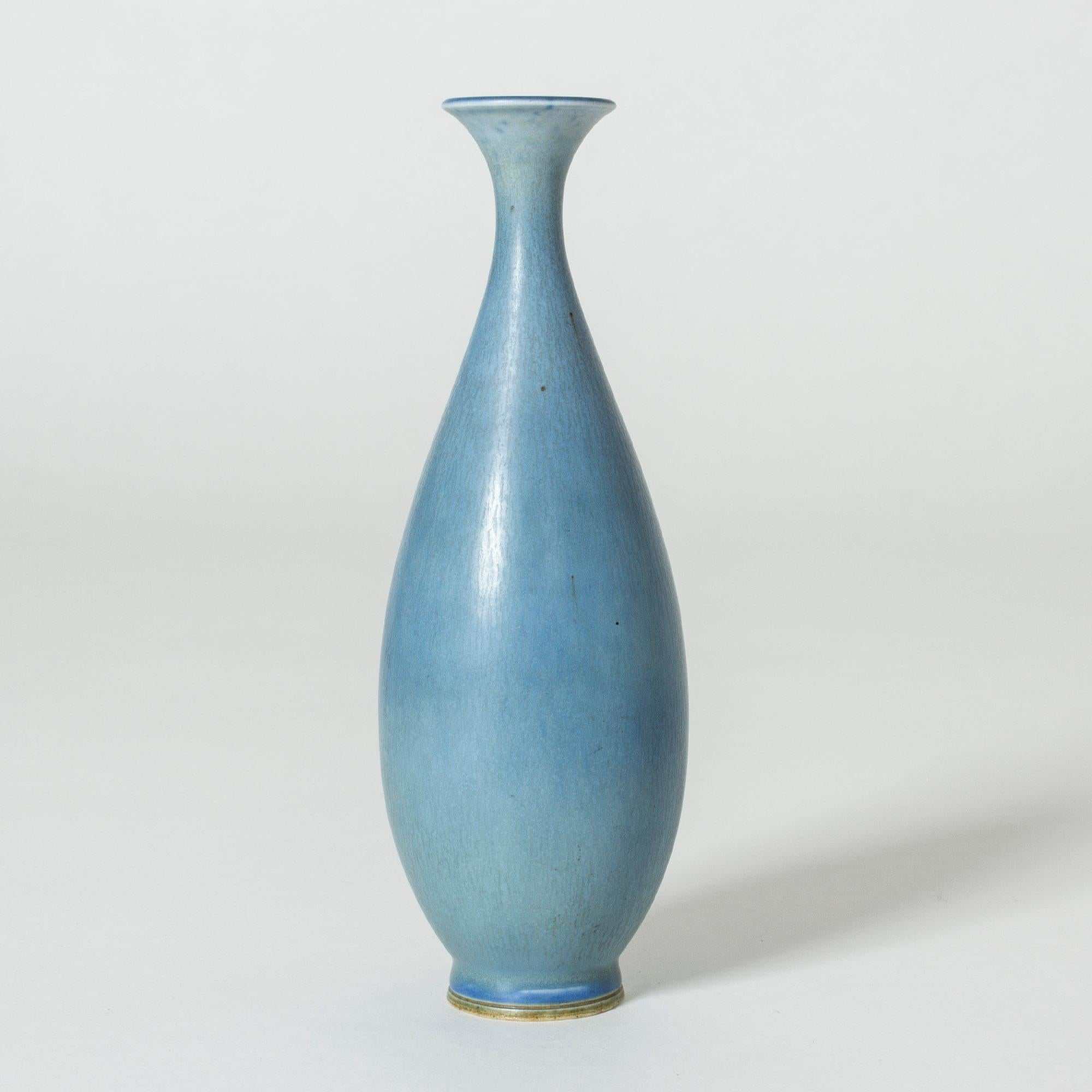 Beautiful stoneware vase by Berndt Friberg with smooth, soft lines. Pale blue hare’s fur glaze.