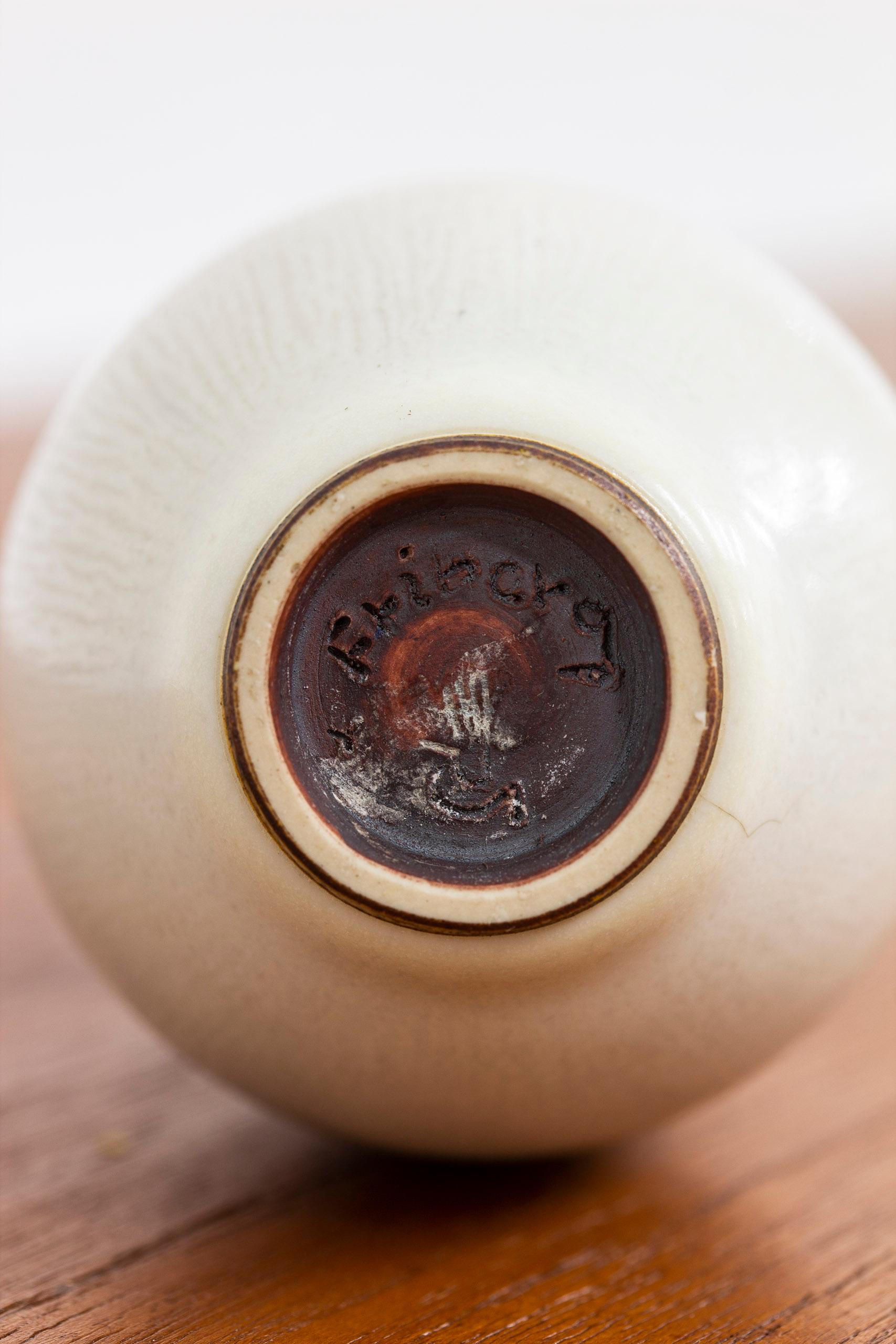 Metà XX secolo Vaso in gres di Berndt Friberg, prodotto da Gustavsberg in Svezia, anni '50 in vendita