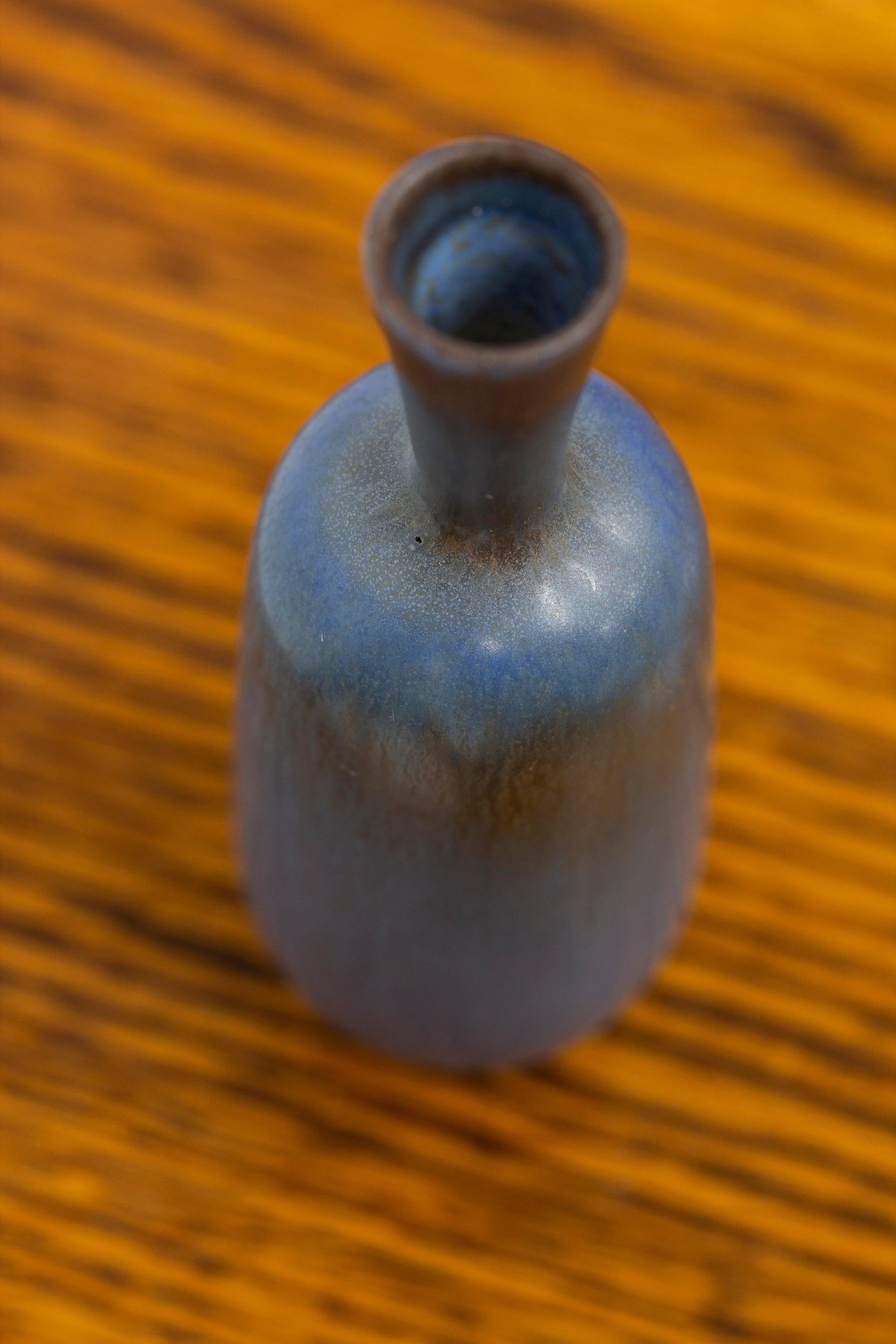 Swedish Stoneware Vase by Berndt Friberg with blue Hare Furs Glaze, Gustavsberg, Sweden For Sale