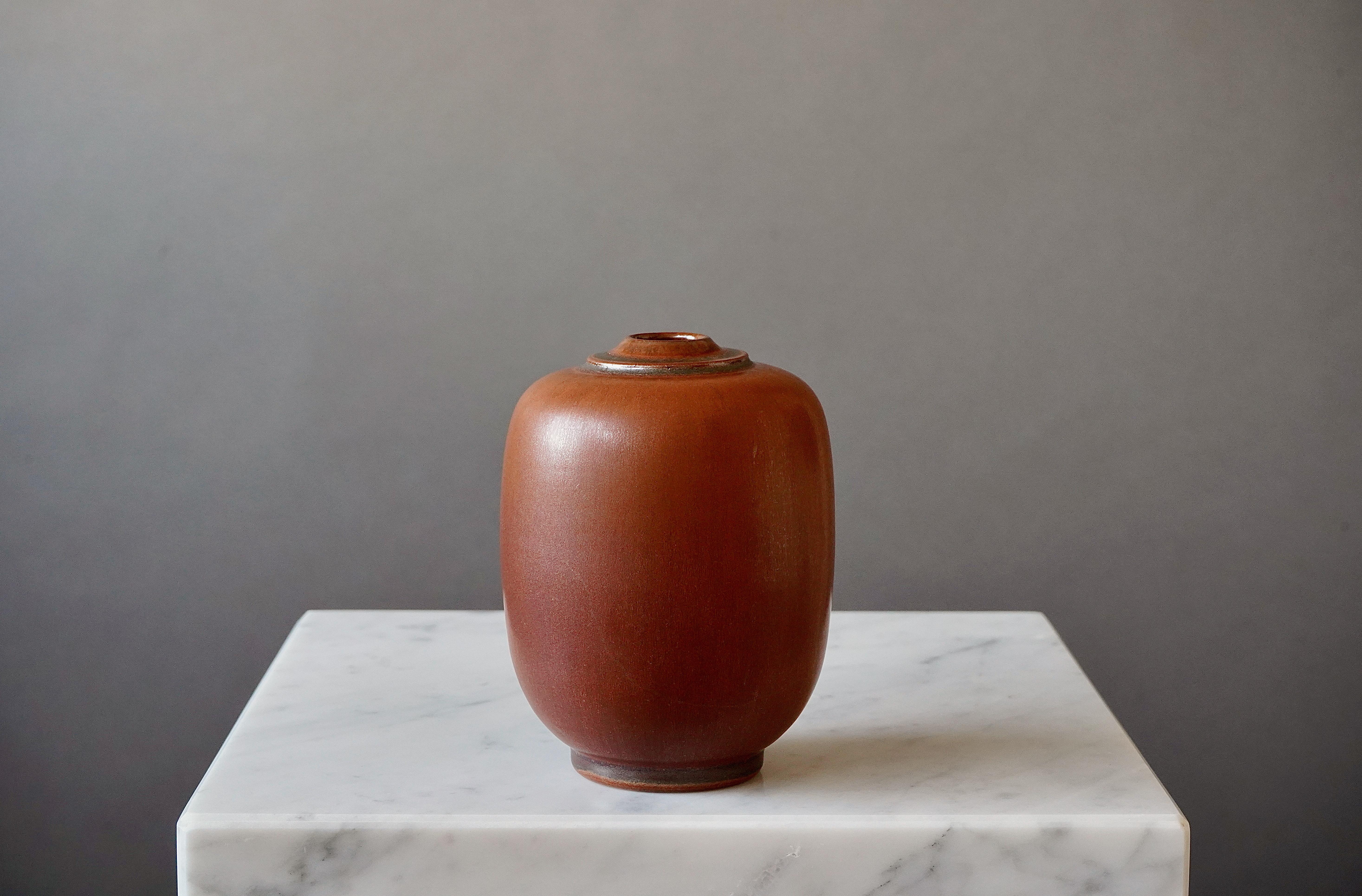 Stoneware Vase by Erich and Ingrid Triller for Tobo, Sweden, 1950s In Excellent Condition For Sale In Malmö, SE