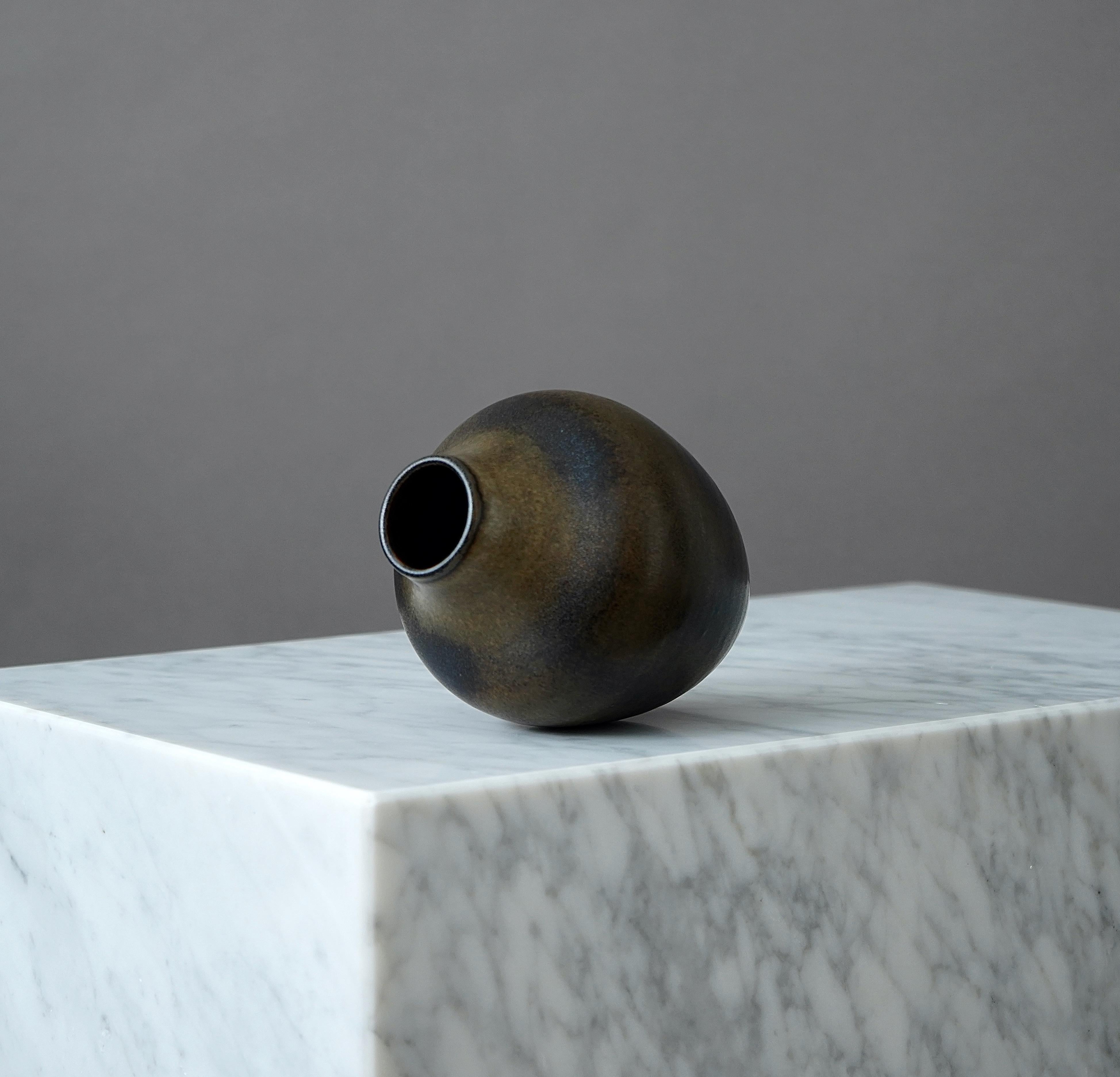 Stoneware Vase by Erich and Ingrid Triller for Tobo, Sweden, 1950s In Good Condition For Sale In Malmö, SE