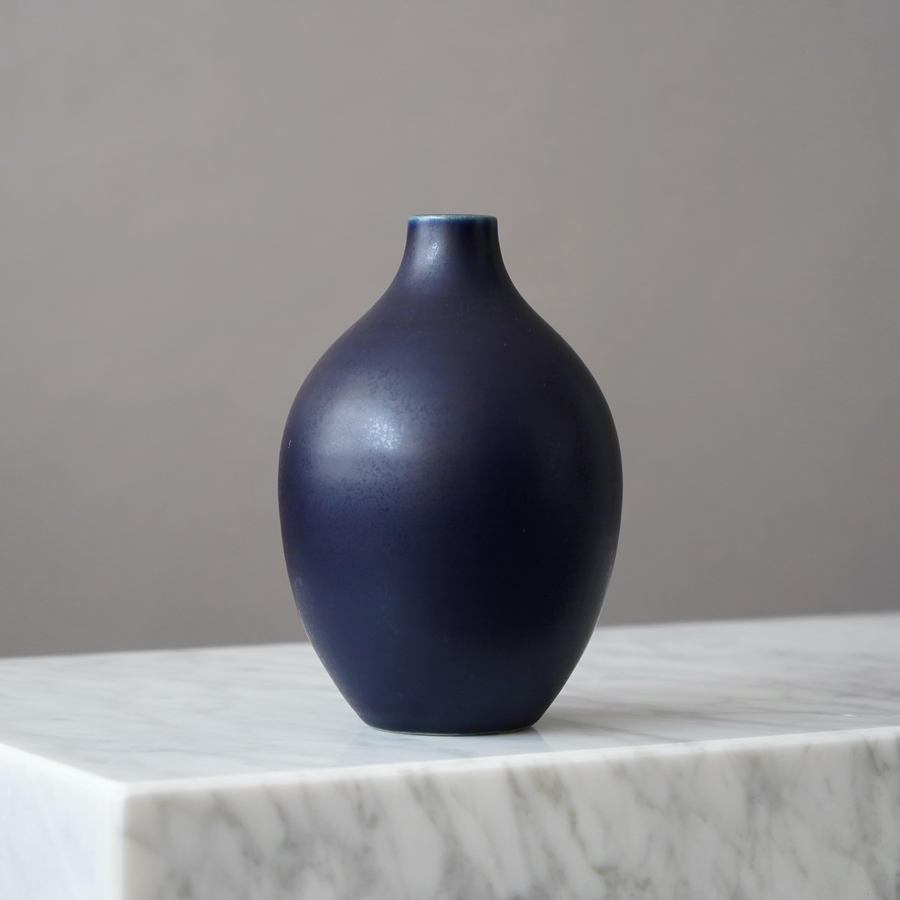 20th Century Stoneware Vase by Erich and Ingrid Triller for Tobo, Sweden, 1950s For Sale