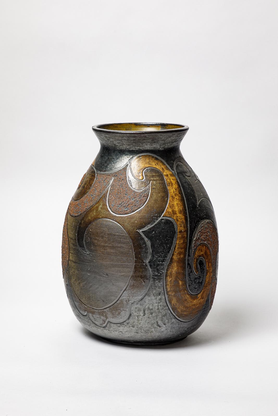 French Stoneware vase by Georges Martin, circa 1970-1980. For Sale