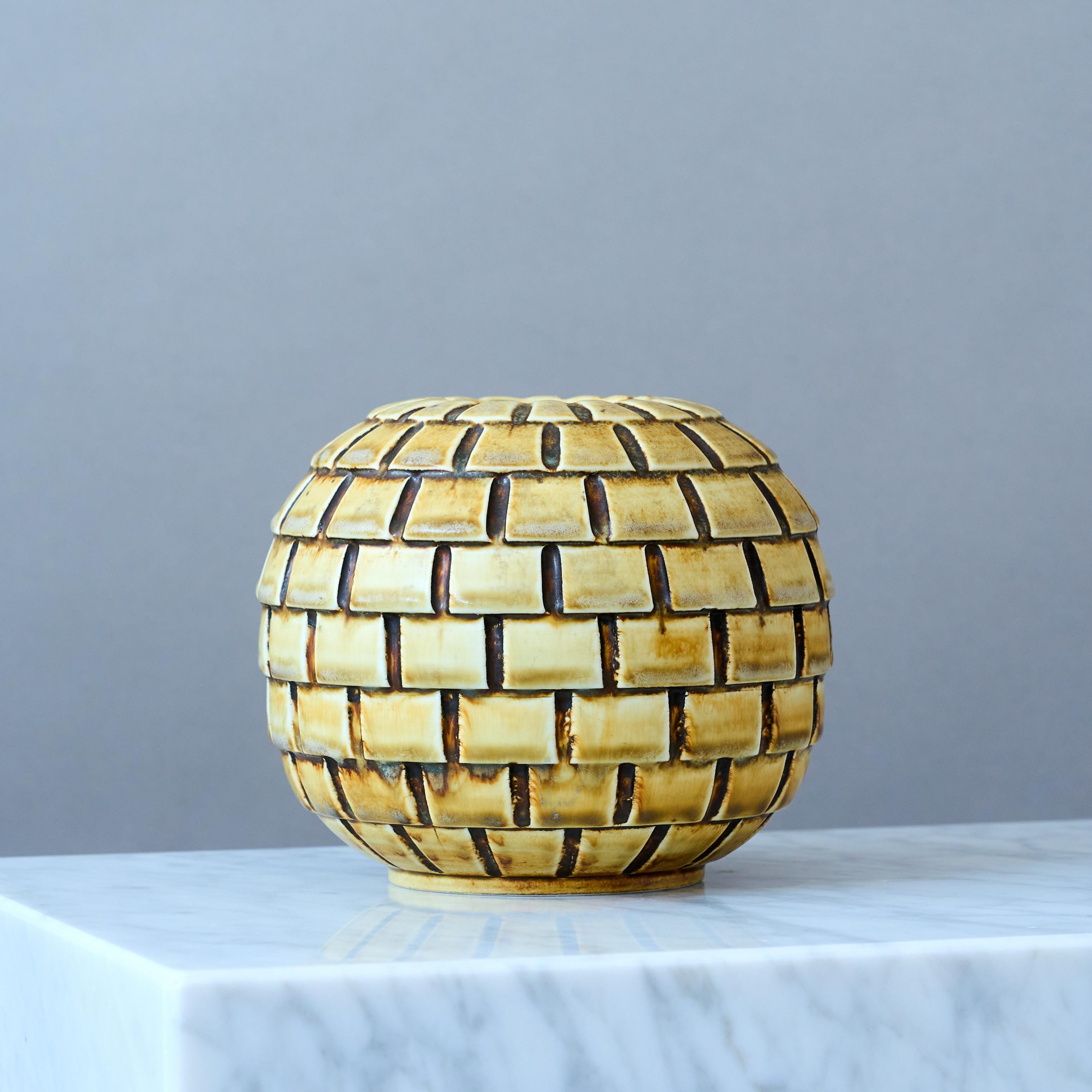 Swedish Stoneware Vase by Gertrud L�önegren, Rörstrand, Sweden, 1930s. Art Deco, Yellow. For Sale