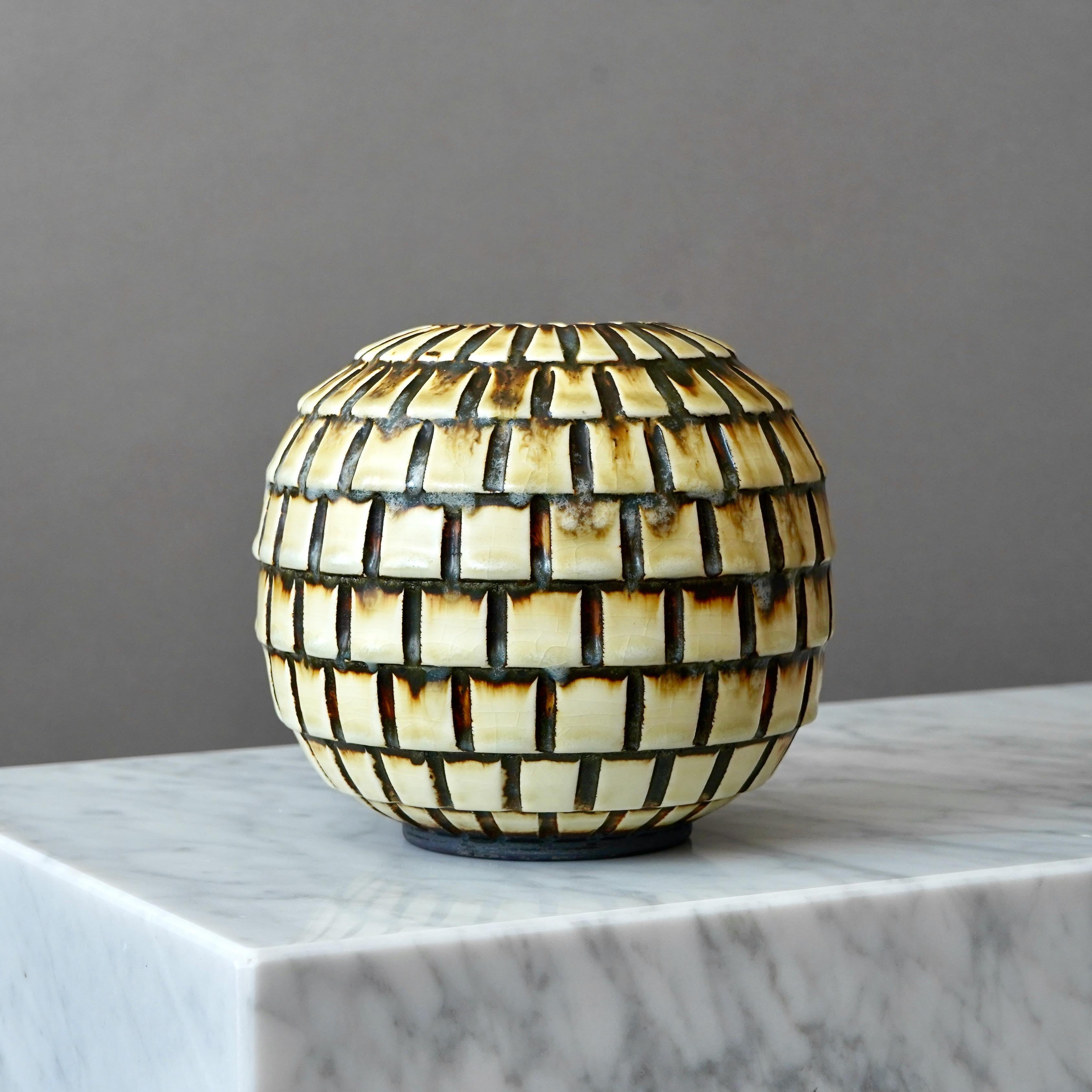 Stoneware Vase by Gertrud Lönegren, Rörstrand, Sweden, 1930s. Art Deco, Yellow. For Sale 1