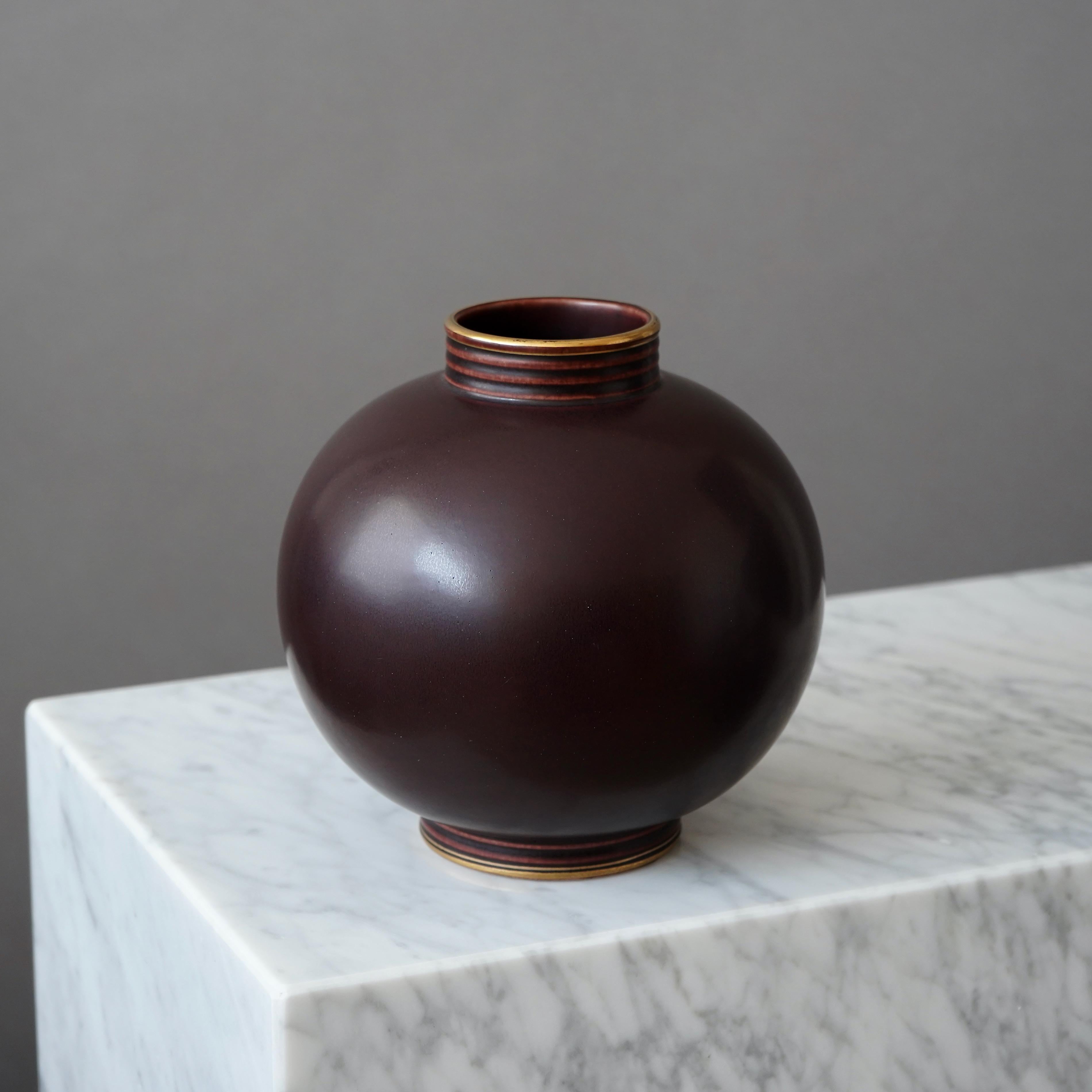 Scandinavian Modern Stoneware Vase by Gunnar Nylund for Rorstrand, Sweden, 1930s For Sale