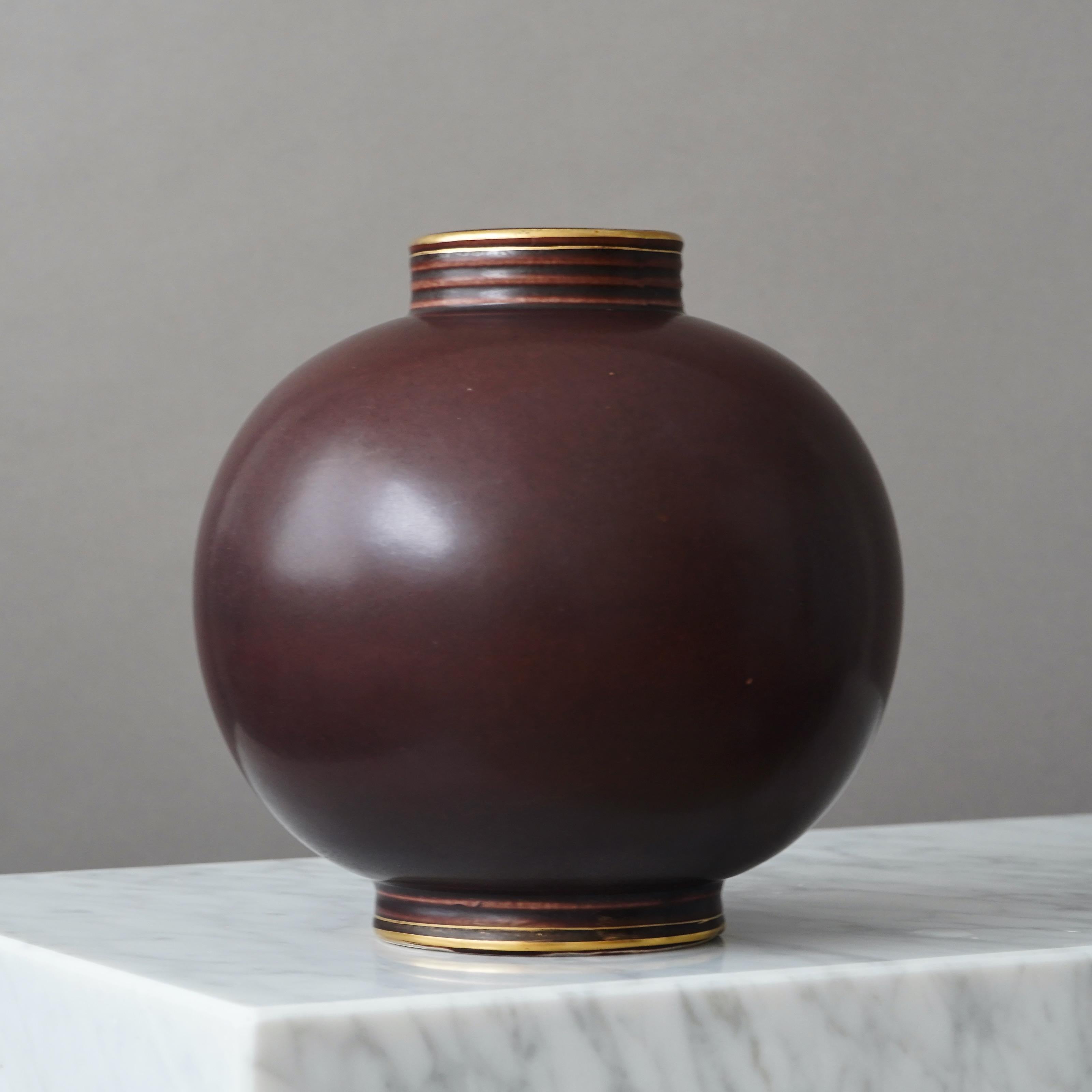 Vaso in gres di Gunnar Nylund per Rorstrand, Svezia, anni '1930 In condizioni buone in vendita a Malmö, SE