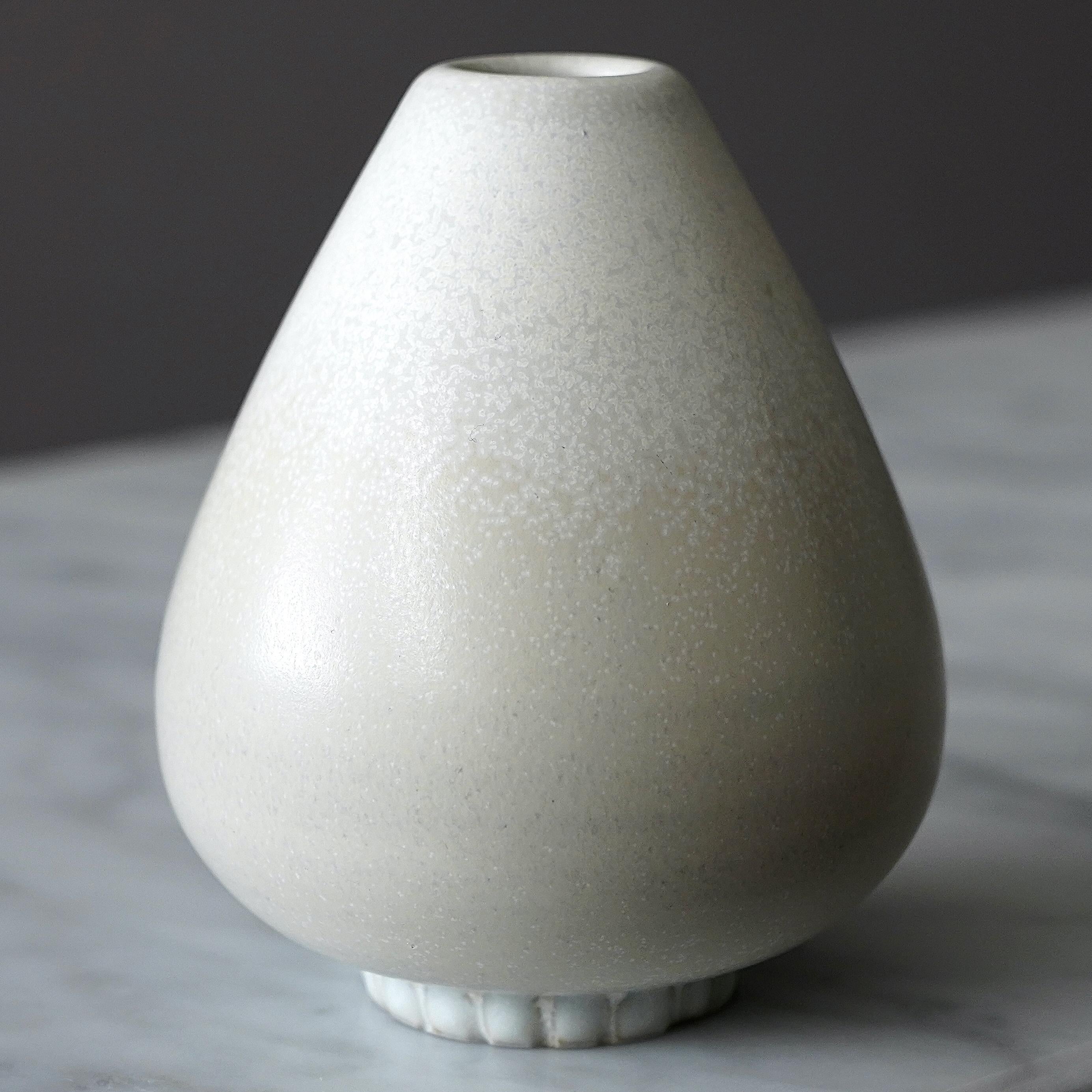 Scandinavian Modern Stoneware Vase by Gunnar Nylund for Rorstrand, Sweden, 1940s