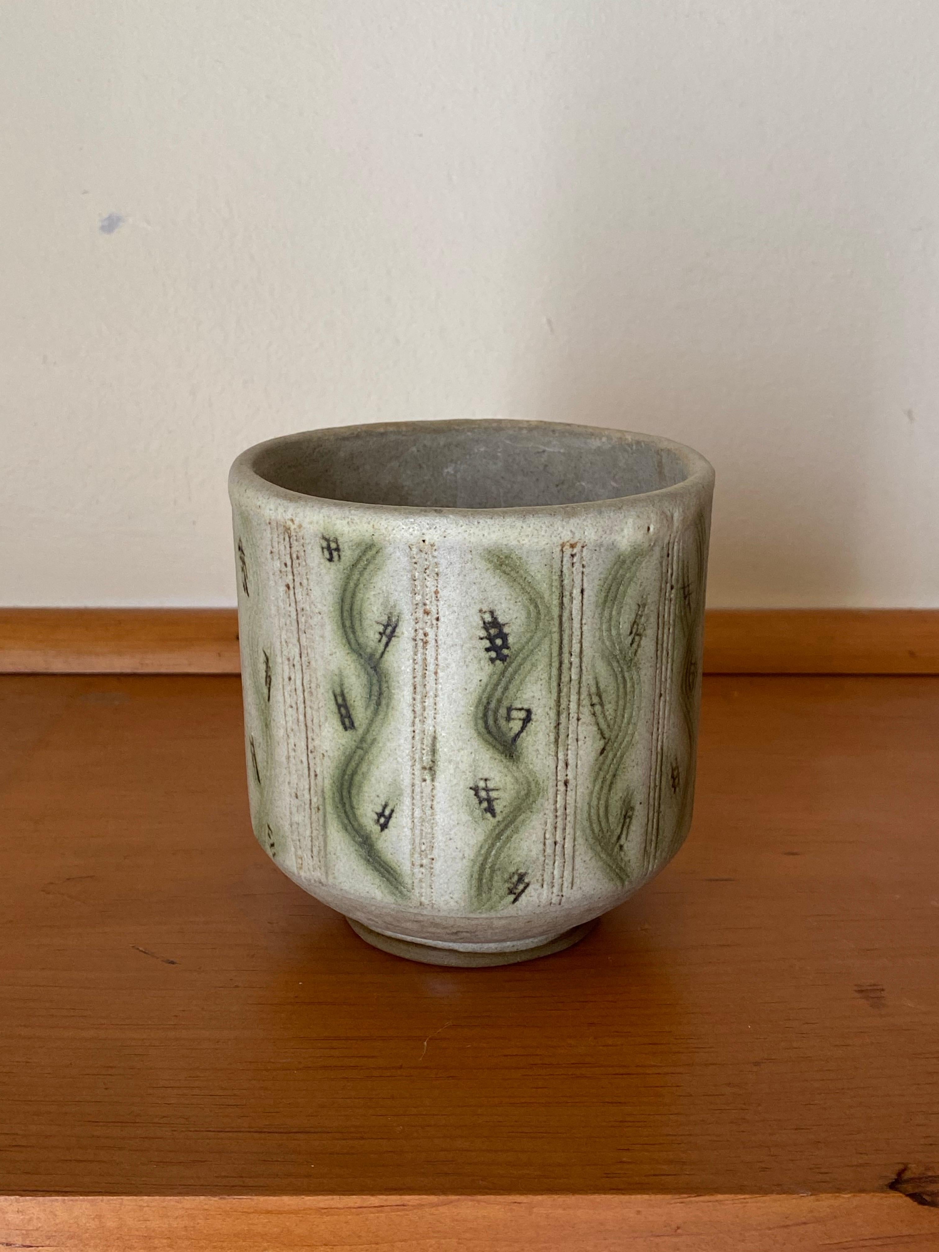 Vaso in gres di Nancy Wickham del Vermont Workshop ex. Design Technics in vendita 1