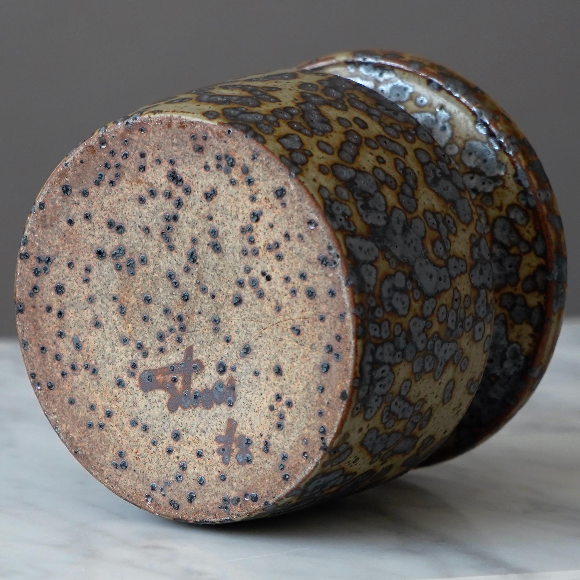 Vaso in gres marrone del ceramista svedese Claes Thell, 1978 in vendita 1