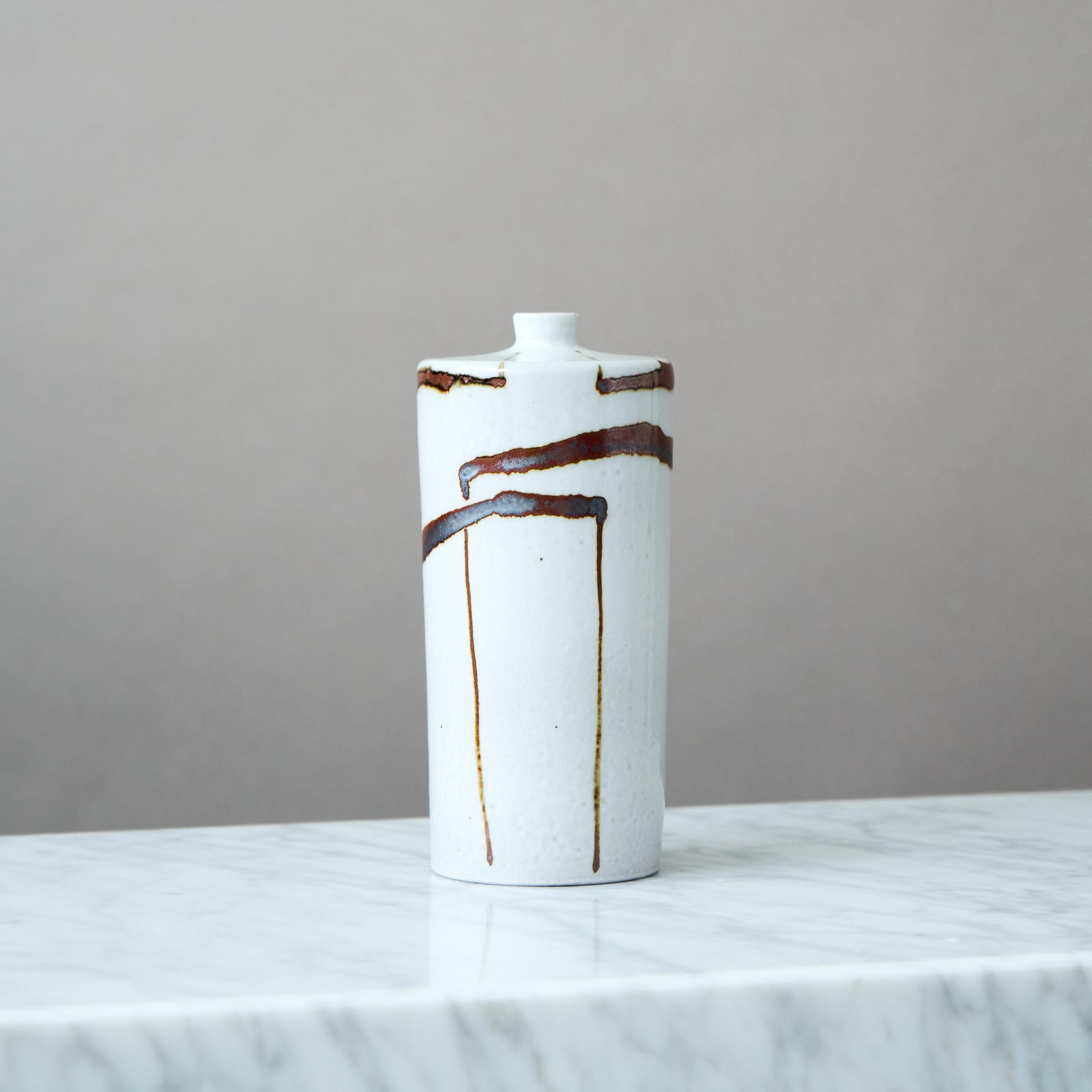 Glazed Stoneware Vase by Swedish Ceramist Claes Thell, 1996. White/Grey For Sale