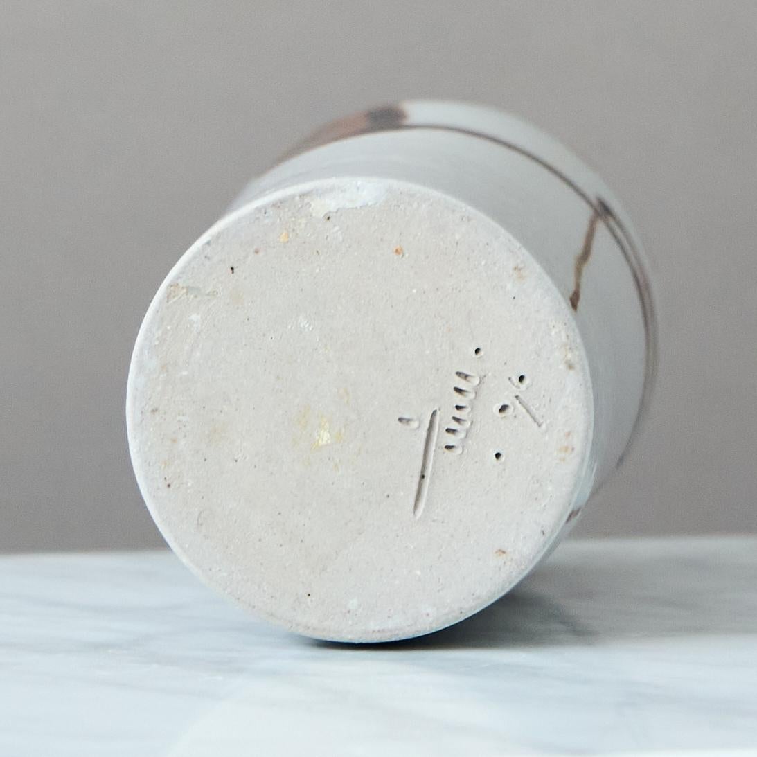 Stoneware Vase by Swedish Ceramist Claes Thell, 1996. White/Grey For Sale 2