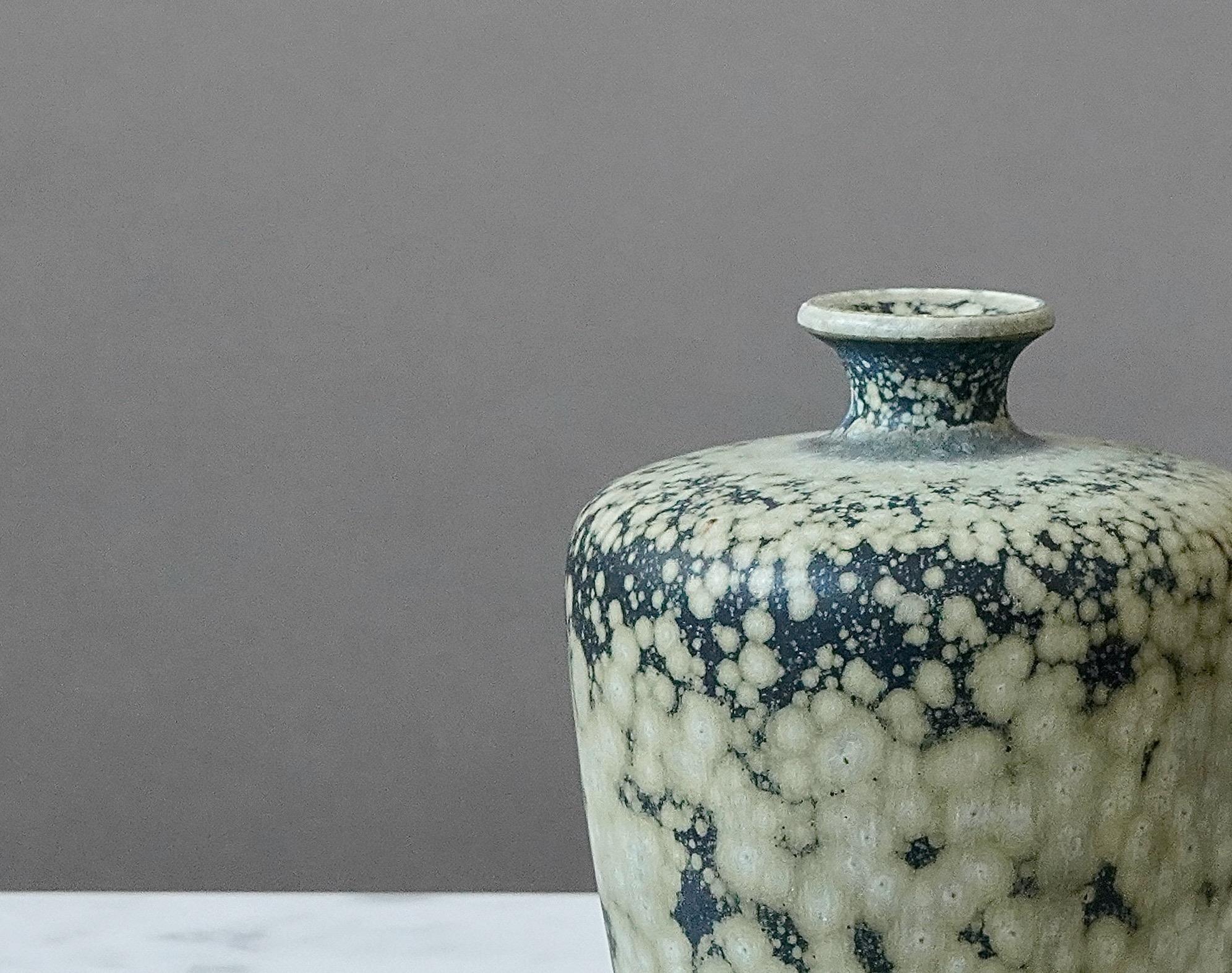 Glazed Stoneware Vase by Swedish Ceramist Rolf Palm, 1980 For Sale