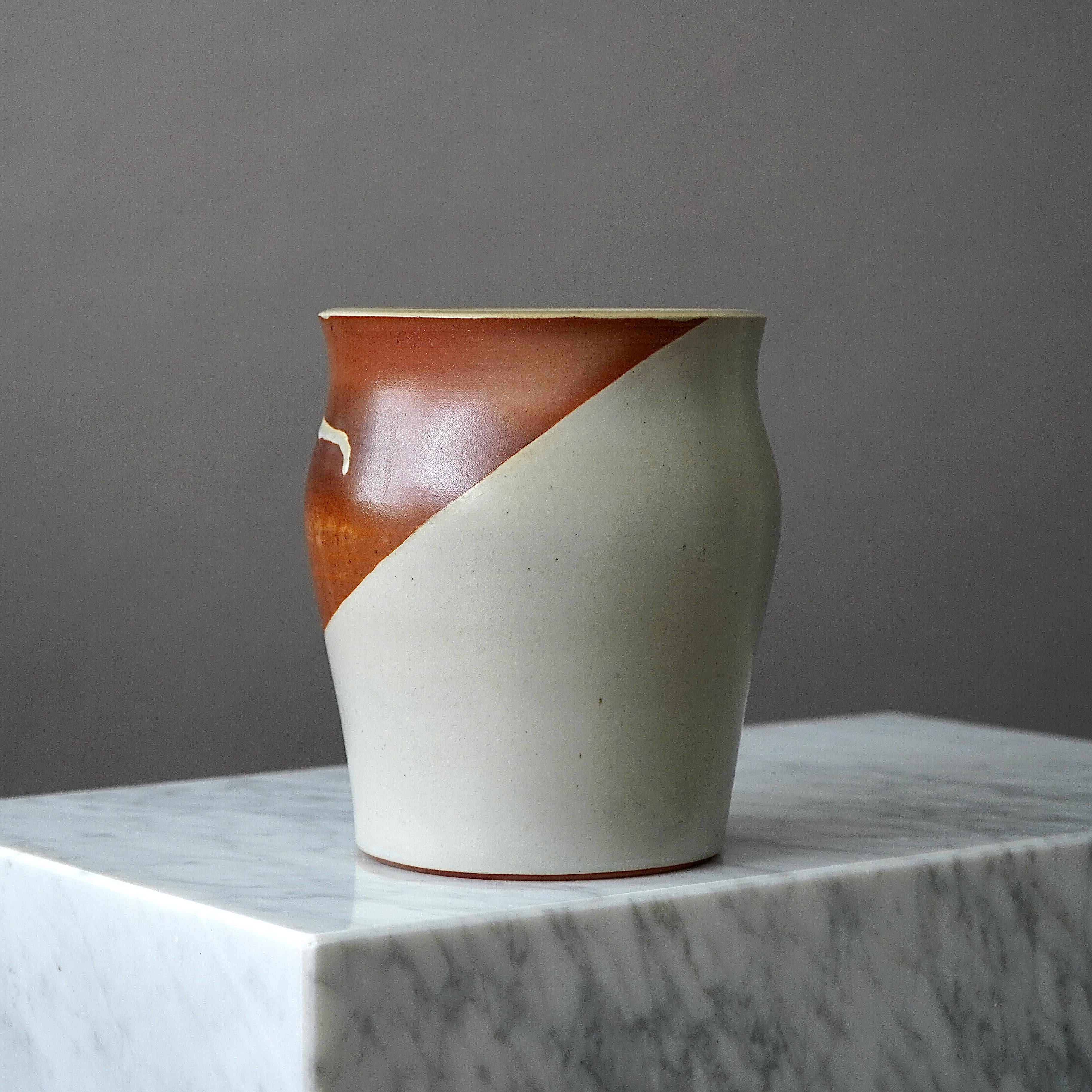 Stoneware Vase by Swedish Ceramist Rolf Palm, 1985 In Good Condition For Sale In Malmö, SE