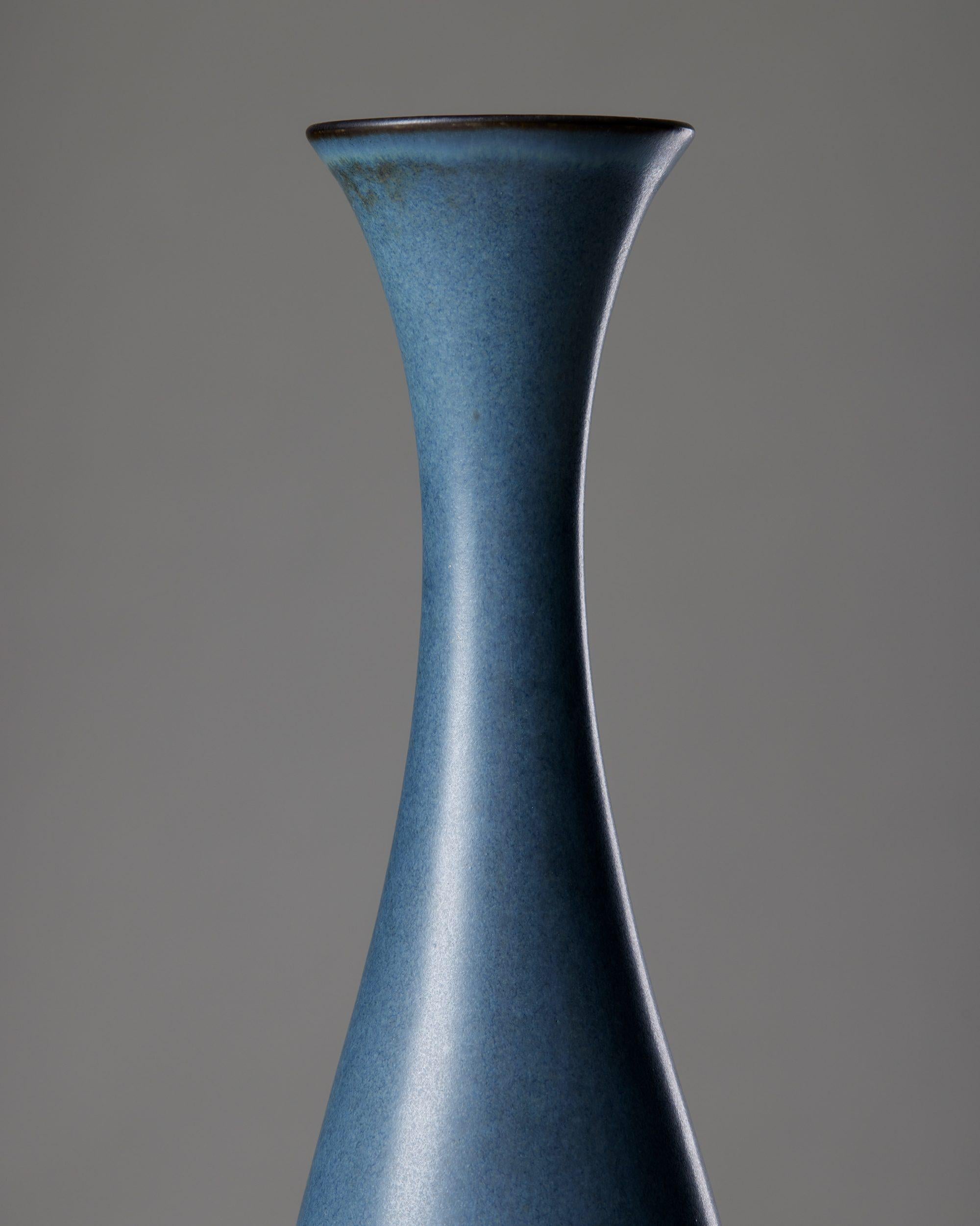 Mid-Century Modern Stoneware vase designed by Carl-Harry Stålhane for Rörstrand, Sweden, 1950s For Sale