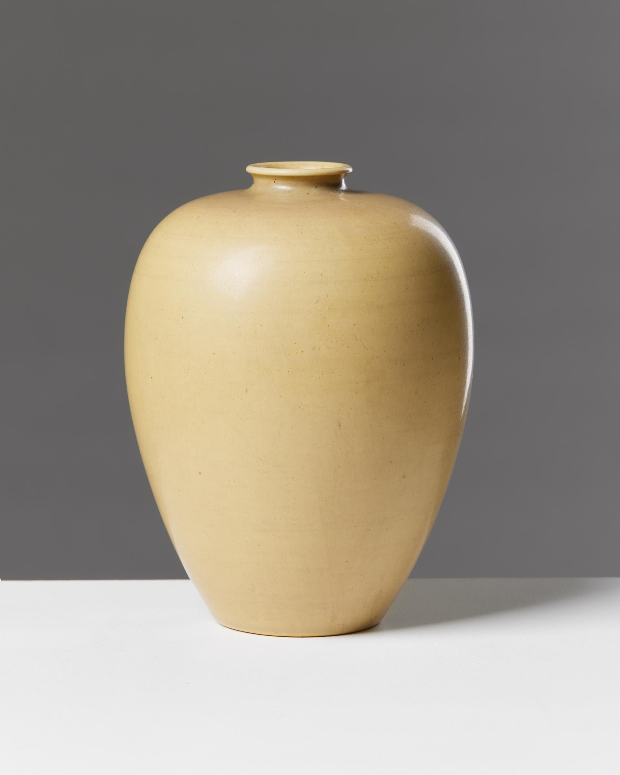 Vase designed by Erich and Ingrid Triller for Tobo, Sweden, 1950s.

Signed.