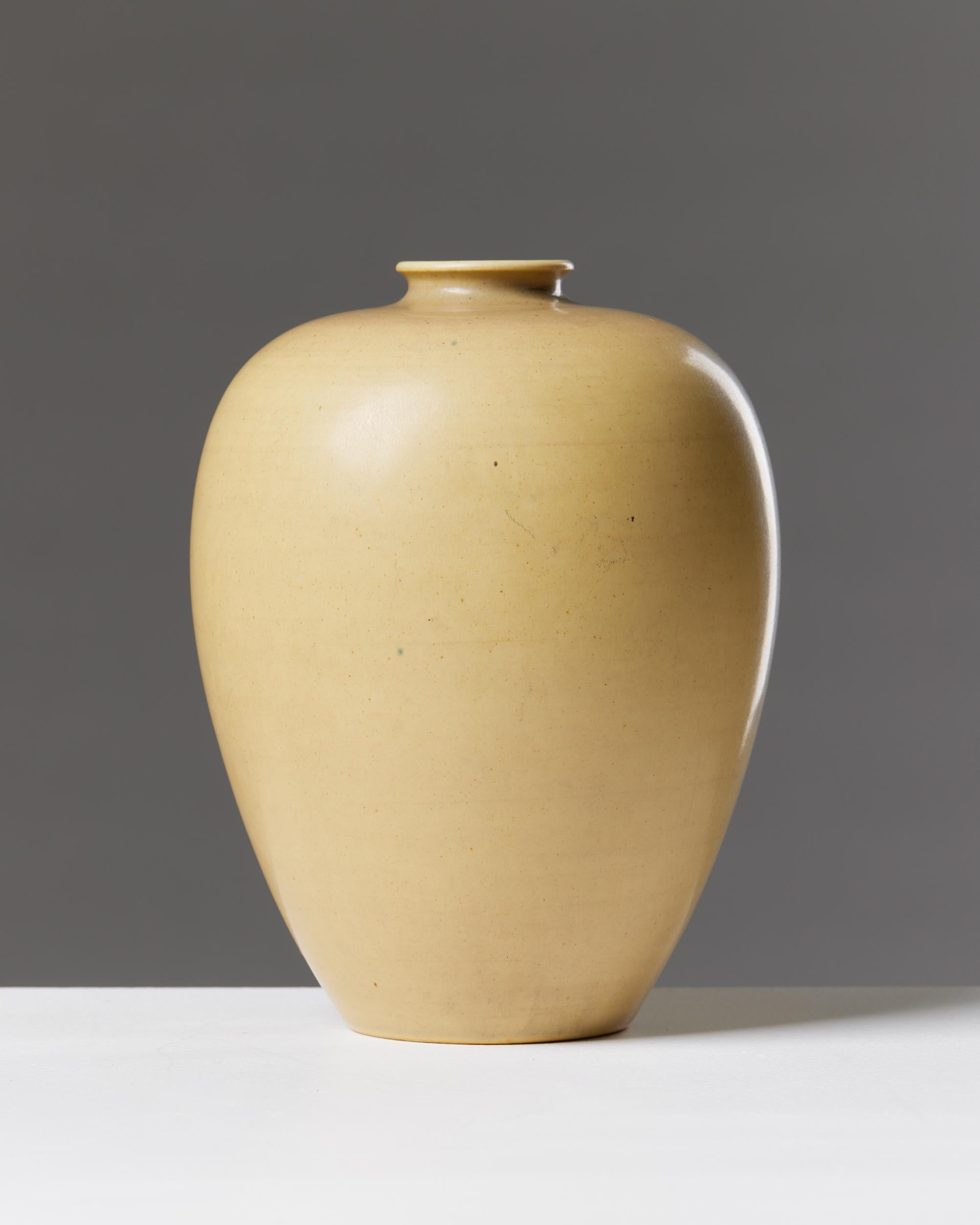 Vase aus Steingut, entworfen von Erich und Ingrid Triller für Tobo, Schweden, 1950er Jahre (Moderne der Mitte des Jahrhunderts) im Angebot