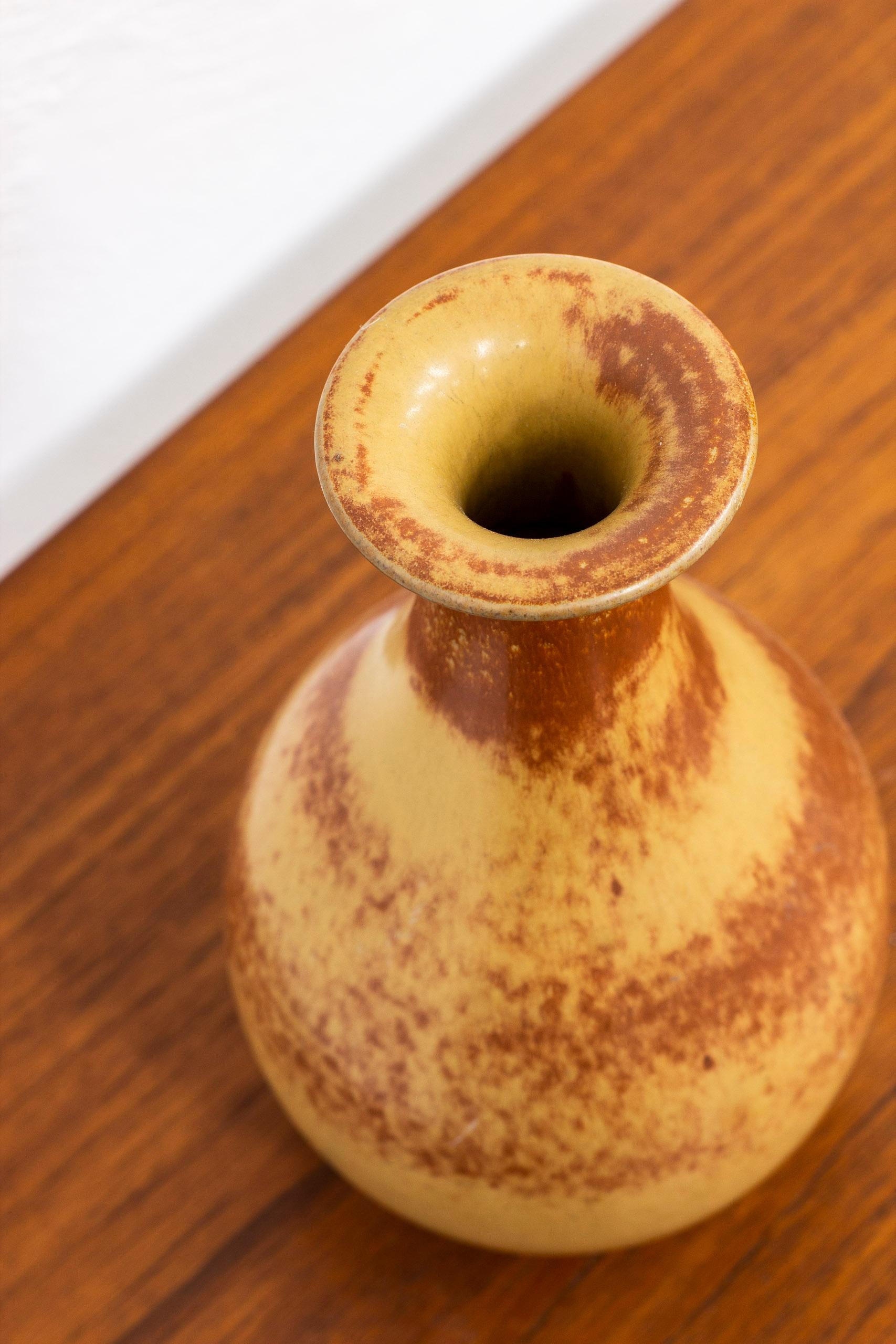 Scandinavian Modern Stoneware Vase Designed by Gunnar Nylund For Sale