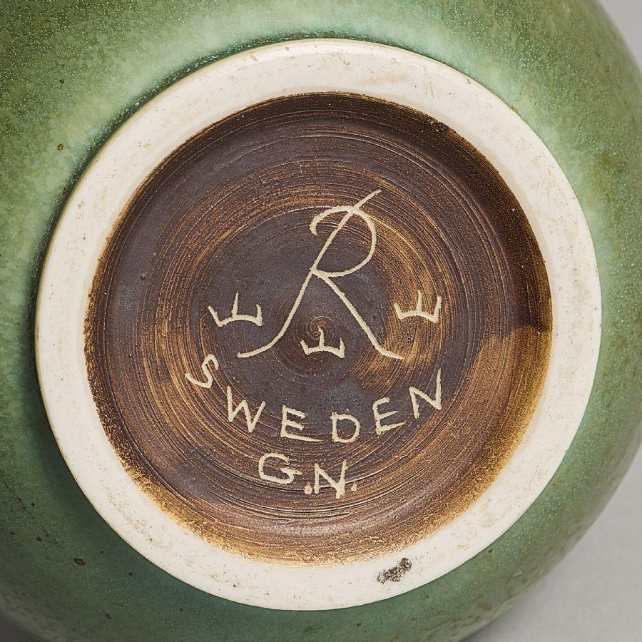 Vernissé Vase en grès à glaçure verte de Gunnar Nylund, Suède, milieu du siècle dernier en vente