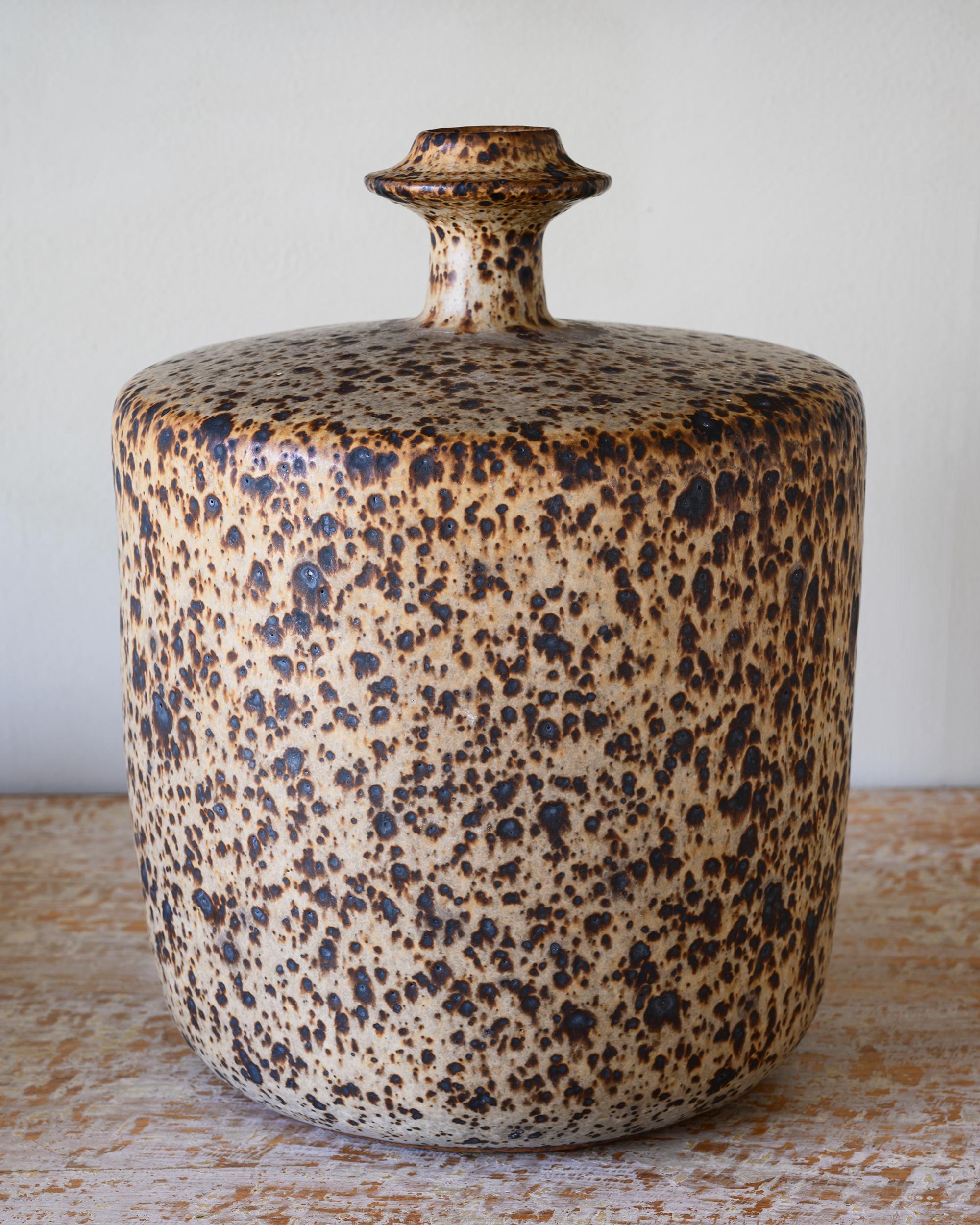 Vase aus Steingut, „Rosa Palme“ (Moderne der Mitte des Jahrhunderts) im Angebot