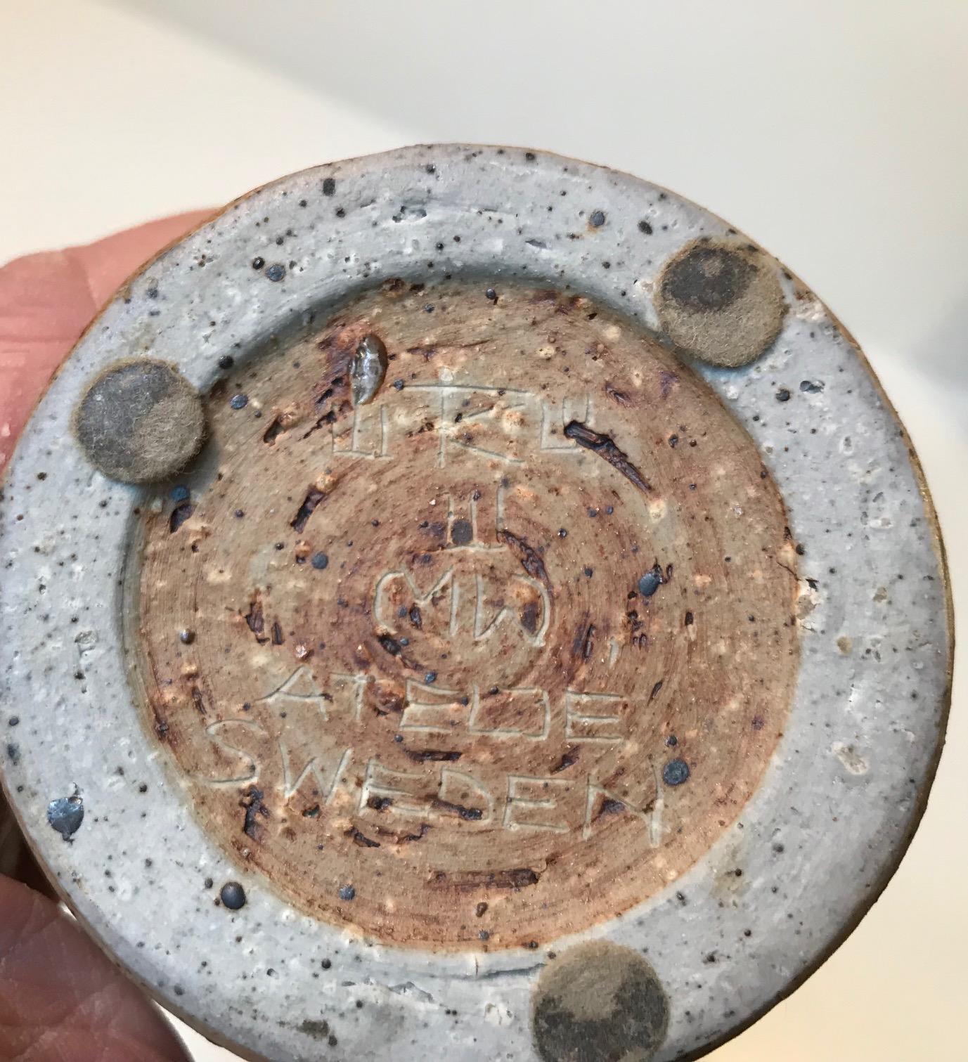 Smaltato Vaso in gres con smalto blu di Marianne Westman per Rörstrand, anni '60 in vendita
