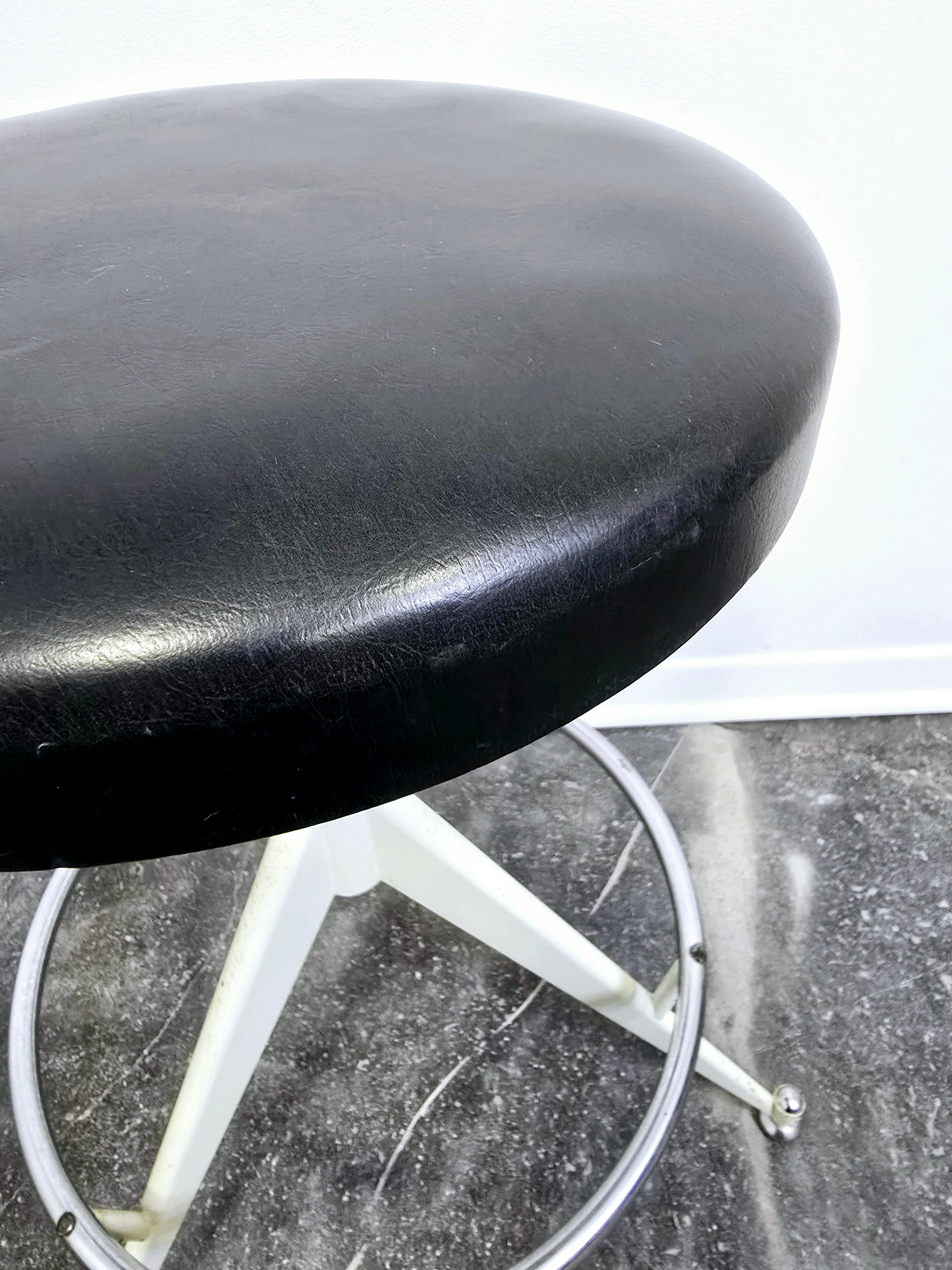 taburete años setenta en venta 3