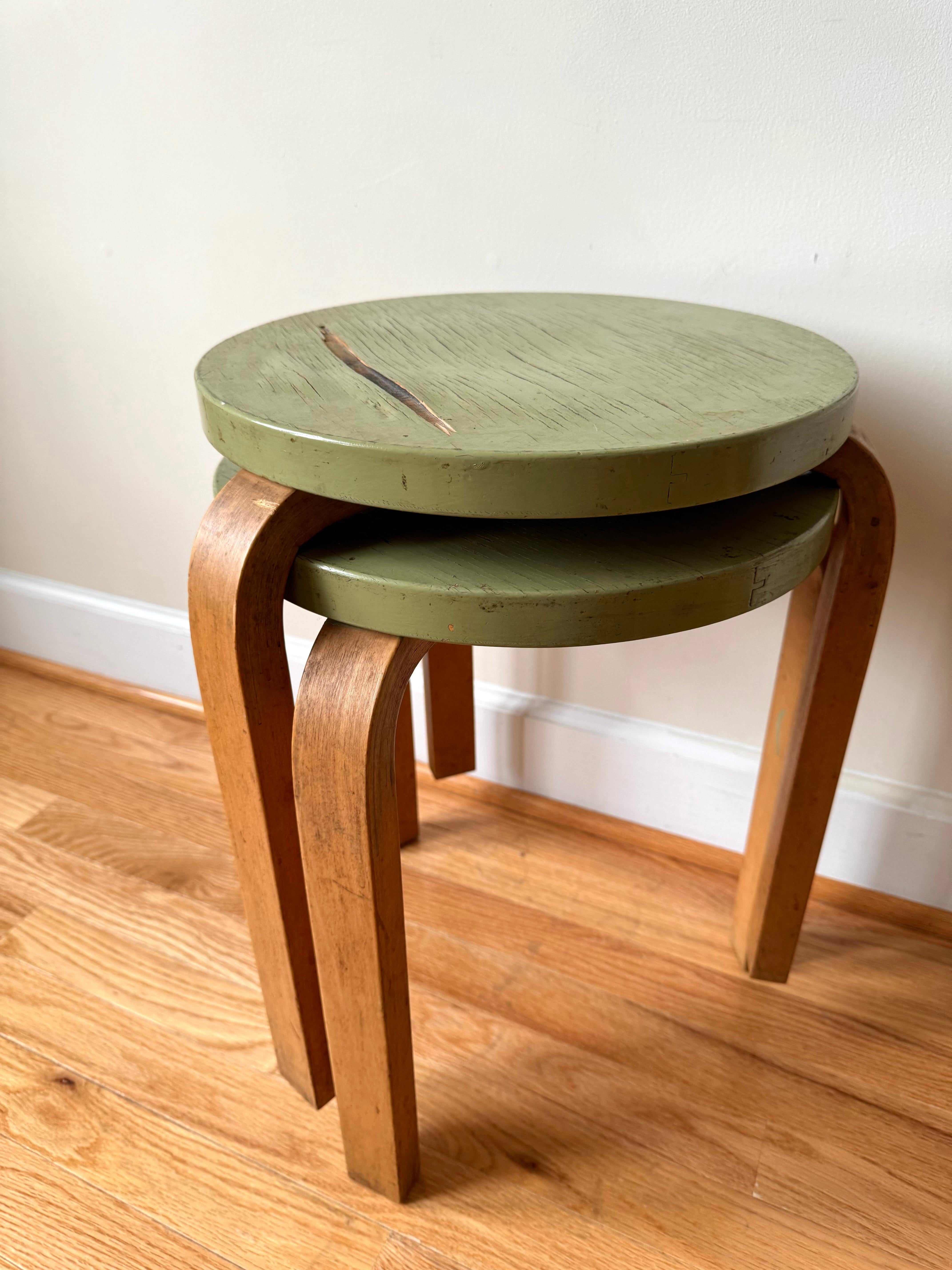 Bentwood Stool 60 with finger joint seat by Alvar Aalto for Artek, 1930-40s For Sale
