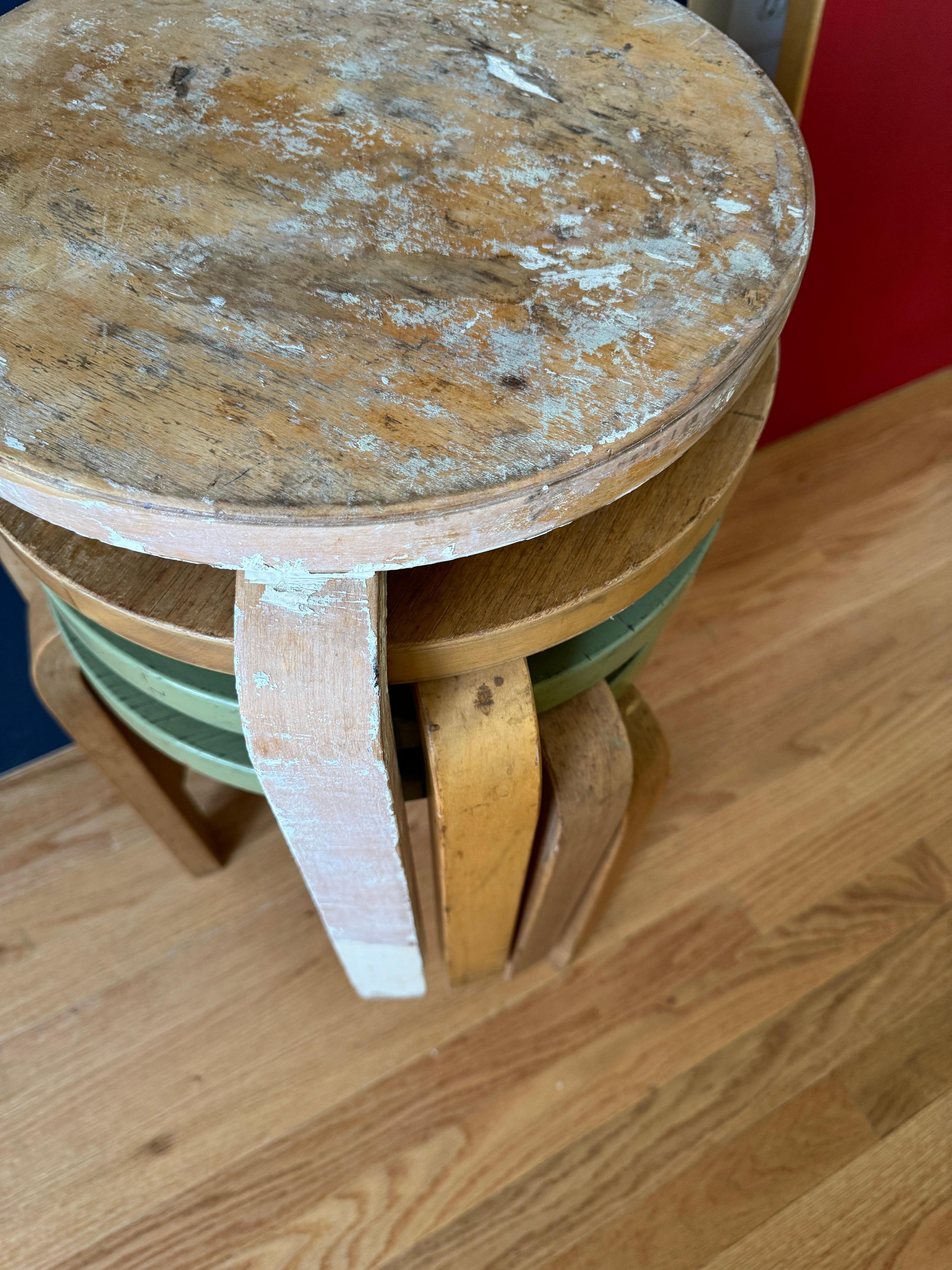 Sgabello 60 con seduta a incastro di Alvar Aalto per Artek (anni '50) in vendita 9