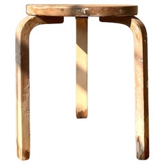 Hocker 60 mit klappbarem Sitz von Alvar Aalto für Artek (1950er Jahre)