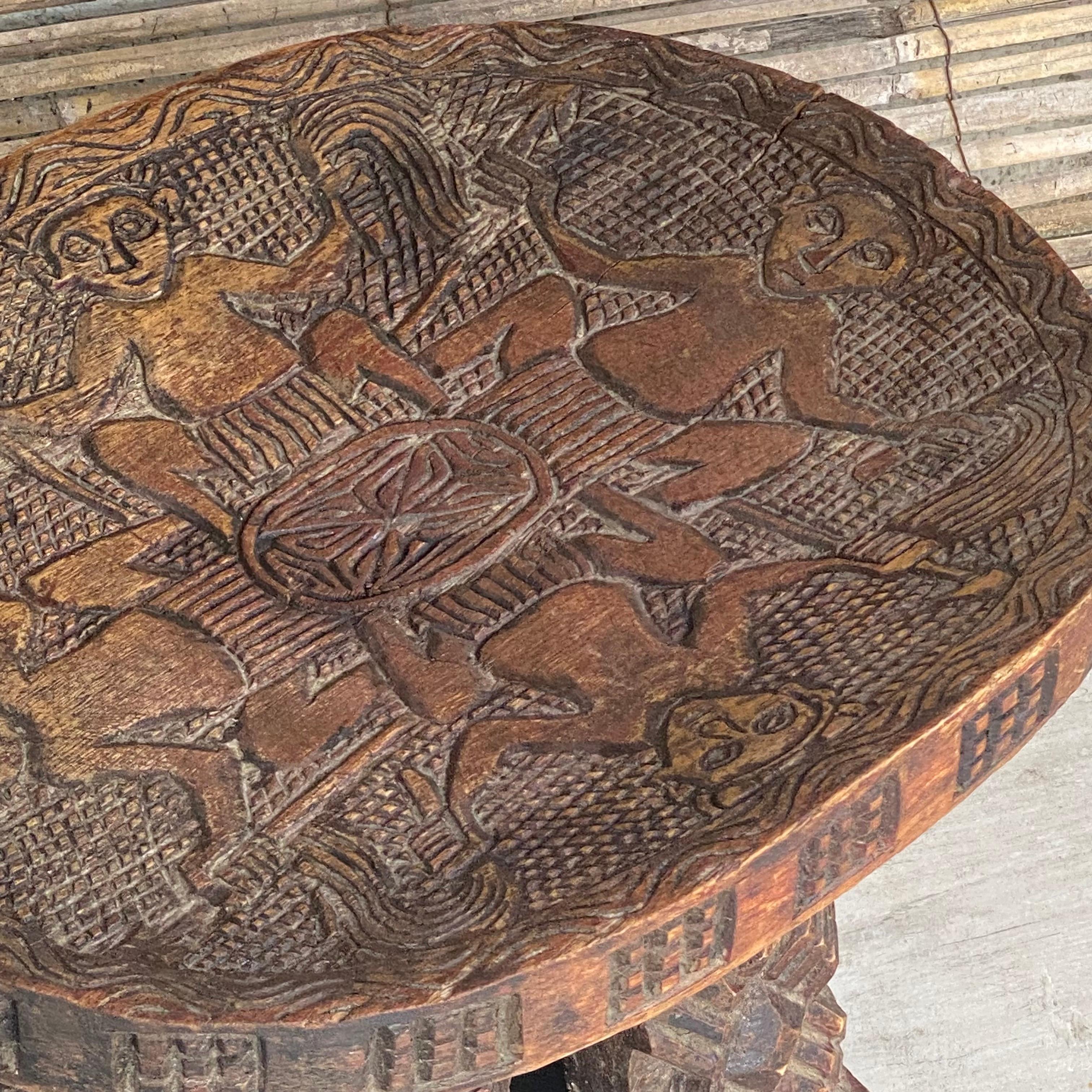 Stool and End Table Hand Carved, with African Pattern, XX Century, Old Patina In Fair Condition In Auribeau sur Siagne, FR