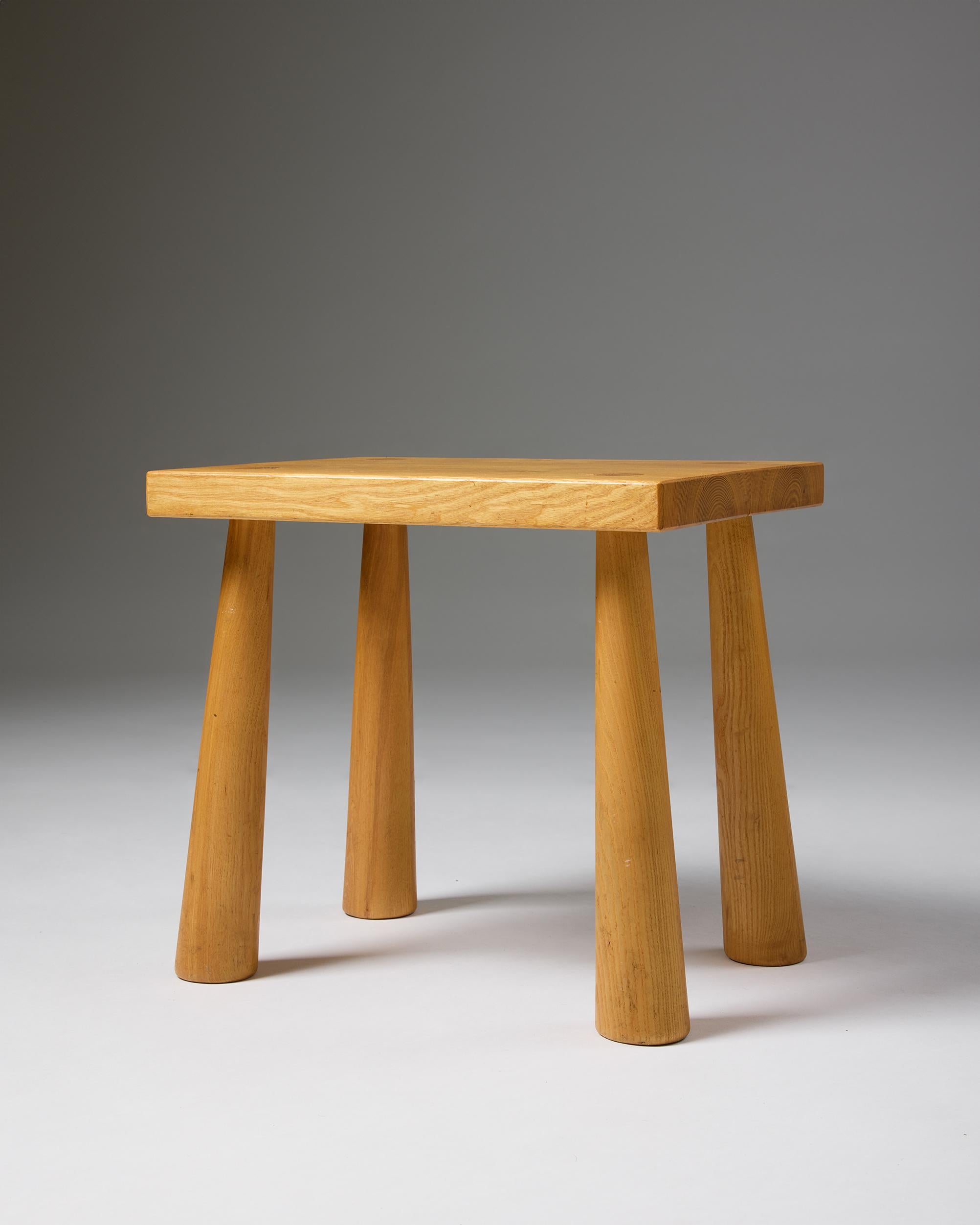 Taburete rectangular de roble de mediados de siglo Escandinavo moderno en venta